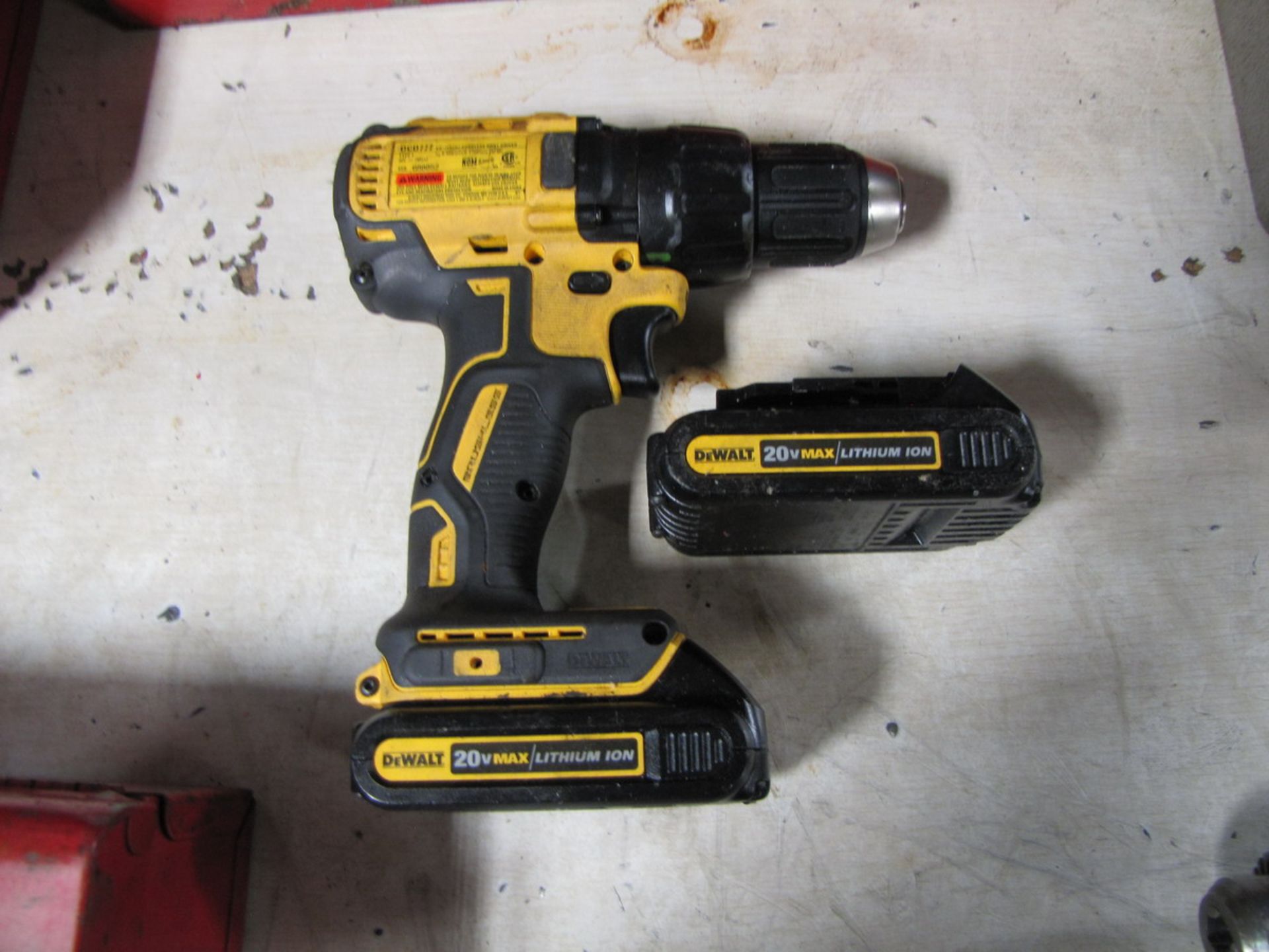 DeWalt Model DCD777 1/2 in. Cordless Drill Driver with (2) 20V Lithium Ion Batteries, (1) Battery