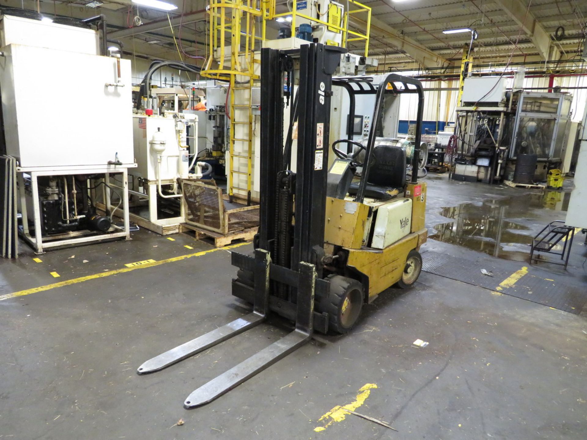 Yale 3,500 lb. Capacity Model GLC040ABJUAE083 LP Gas Fork Lift Truck, S/N: N410554; with 186 in. - Image 2 of 7