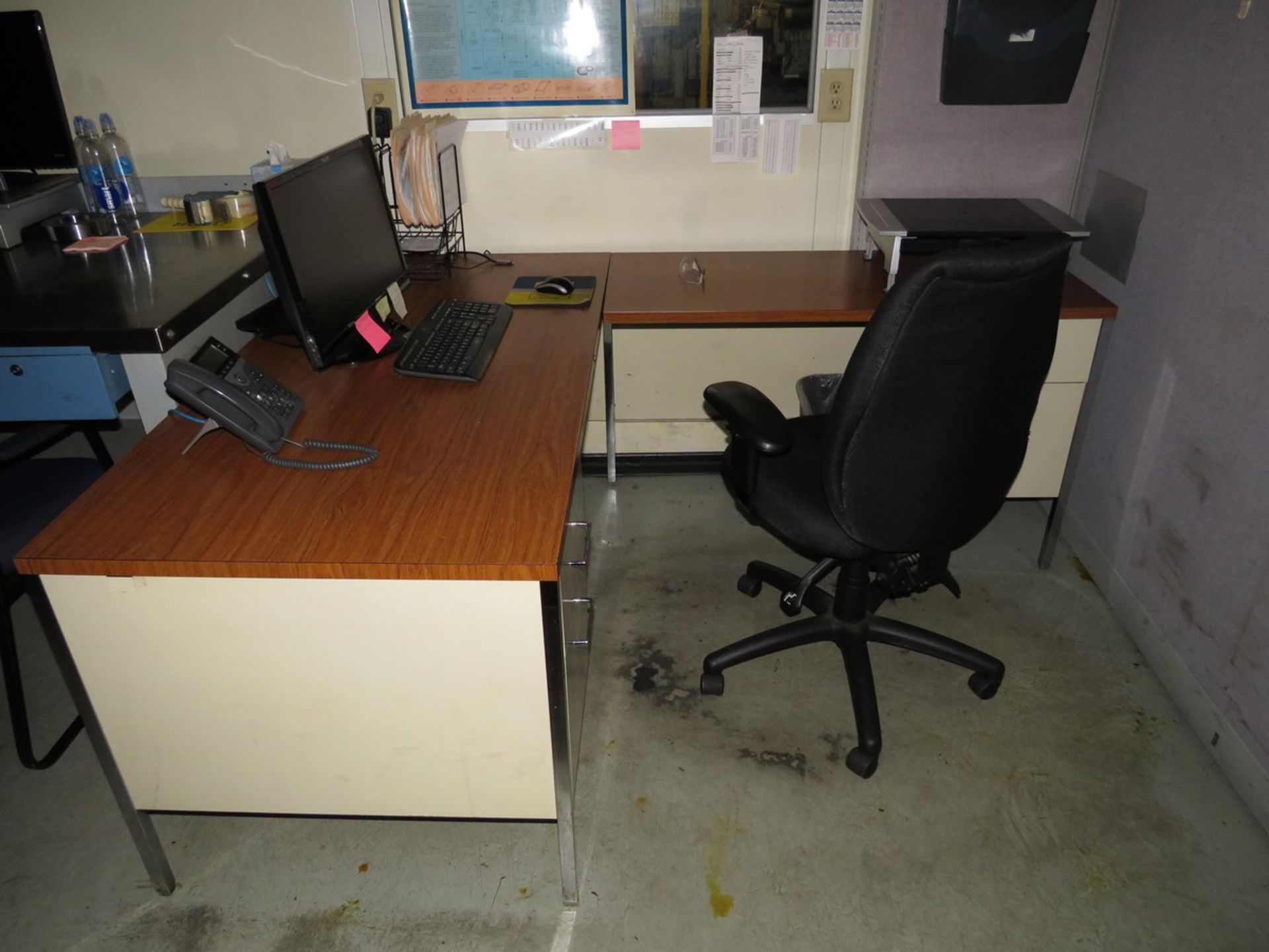 Remaining Furniture in CMM Room to Include: (3) Assorted Work Benches, (2) Desks, 4-Drawer Filing - Image 2 of 5