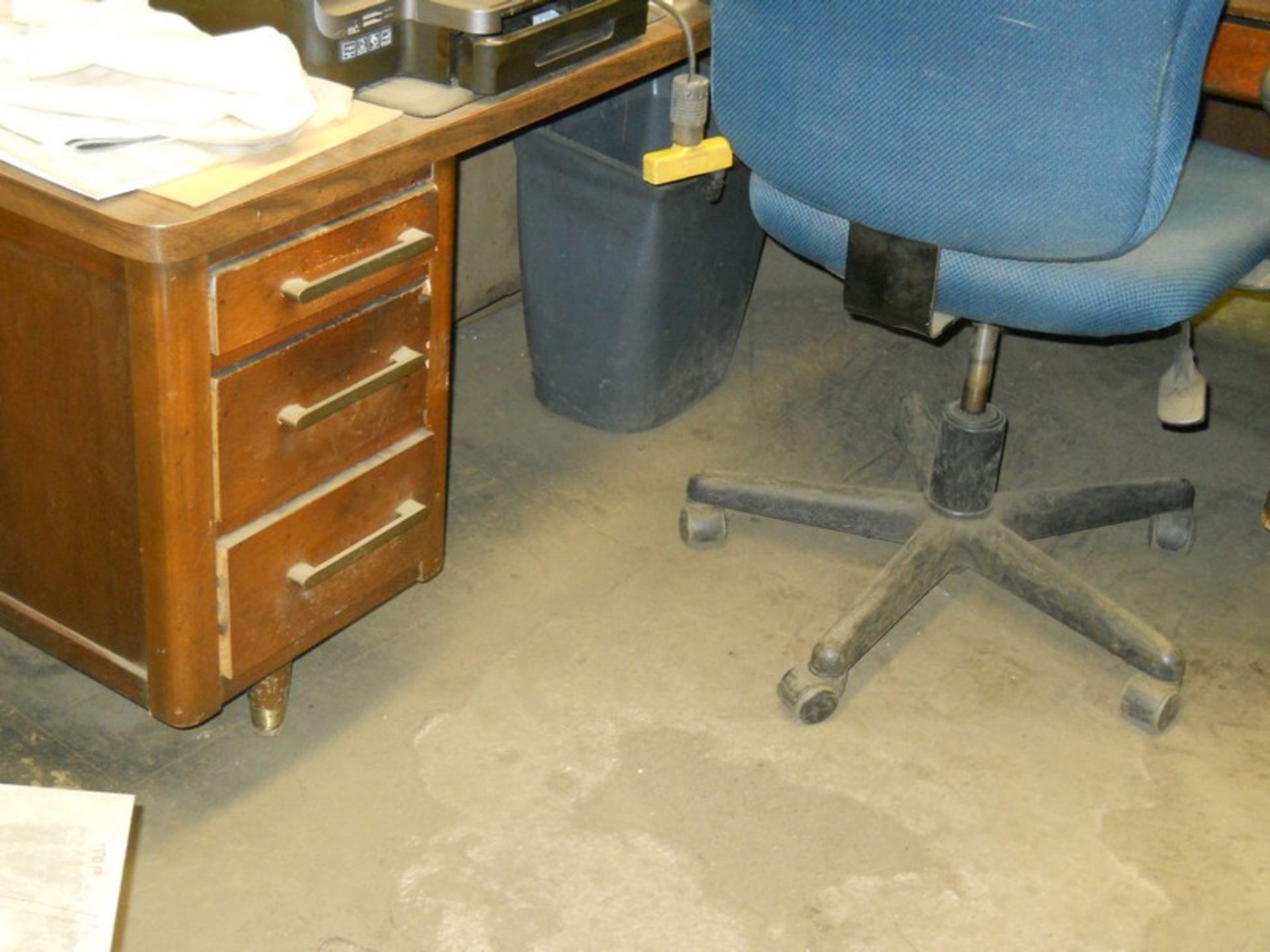 Lot - (2) Wooden Desks (No Electronics Included) - Image 2 of 4