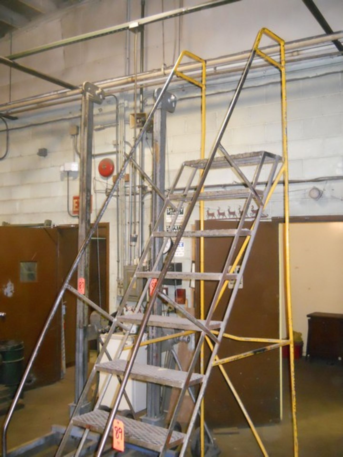 10-Step Portable Safety Ladder - Image 2 of 4