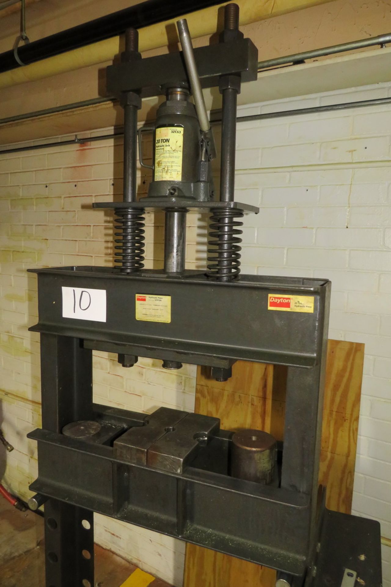 Dayton Model 3Z916A (1997), 25 Ton Adjustable H Frame Hydraulic Press - Image 2 of 3