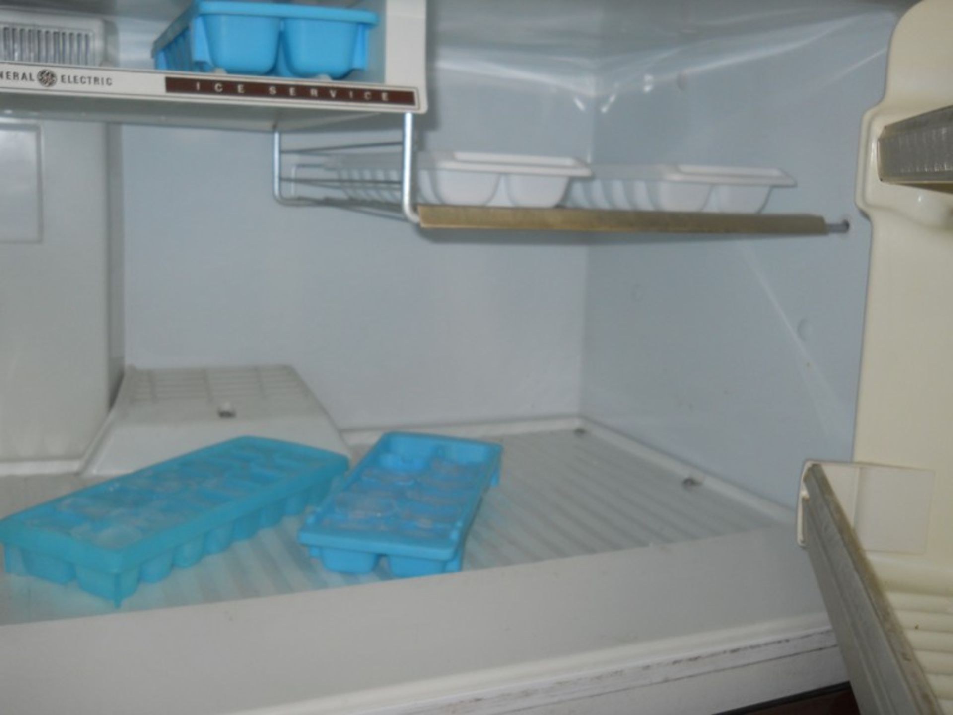 Shop Refrigerator - Image 4 of 5