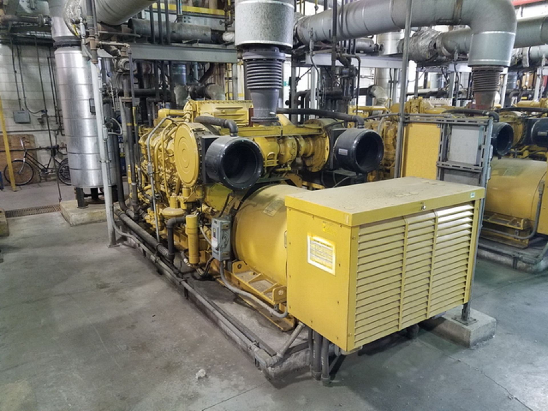 Caterpillar 3516 Generator Set, fuel natural gas, 962 KVA, 770 KW, rating .8 COS@ 60 Hertz, 3ph, 6 - Image 2 of 9