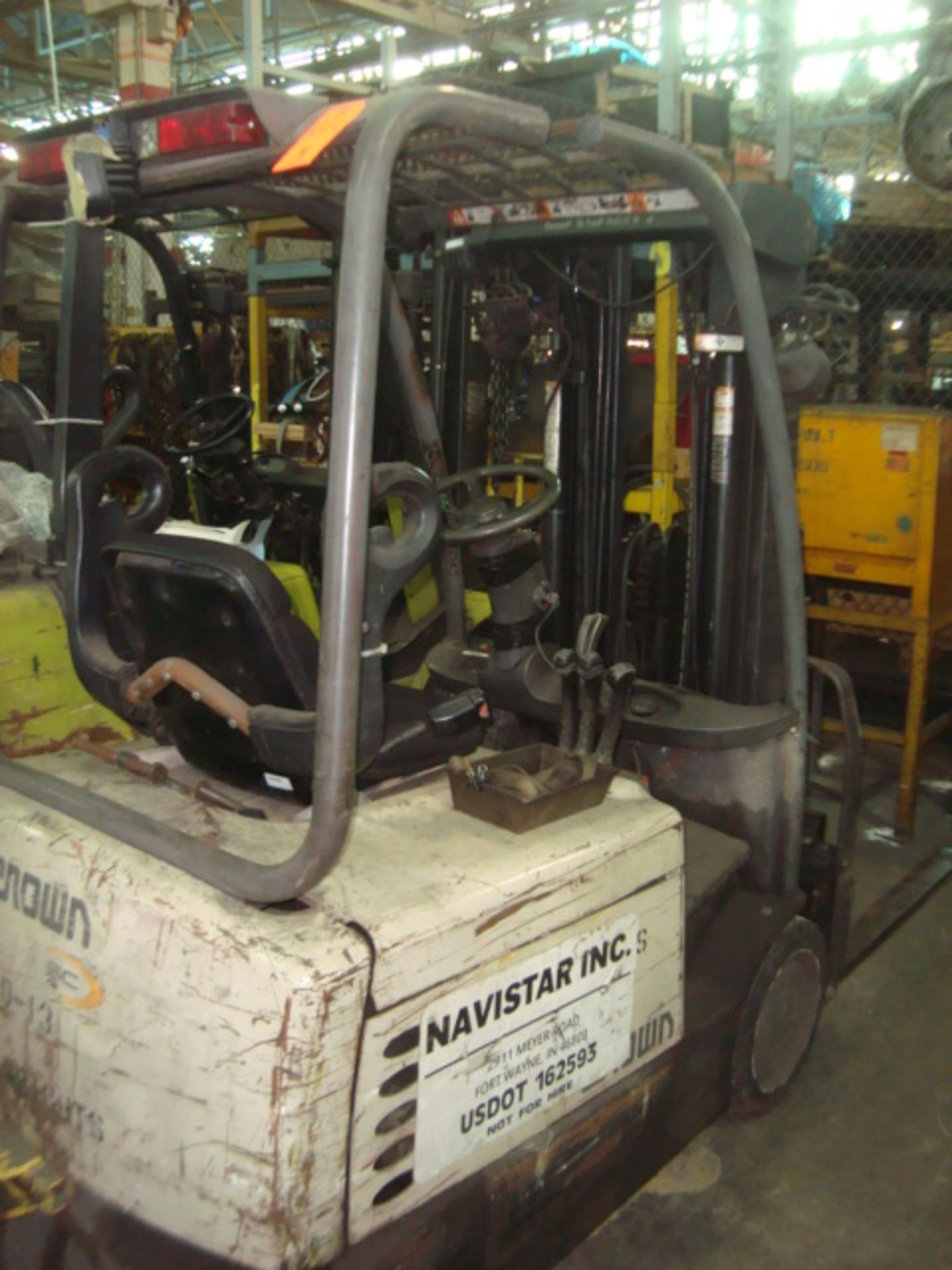 Crown 4,000 lb. Capacity Electric Forklift With Side Shift, Double Mast Height Limit. 36V. Asset# - Image 5 of 8