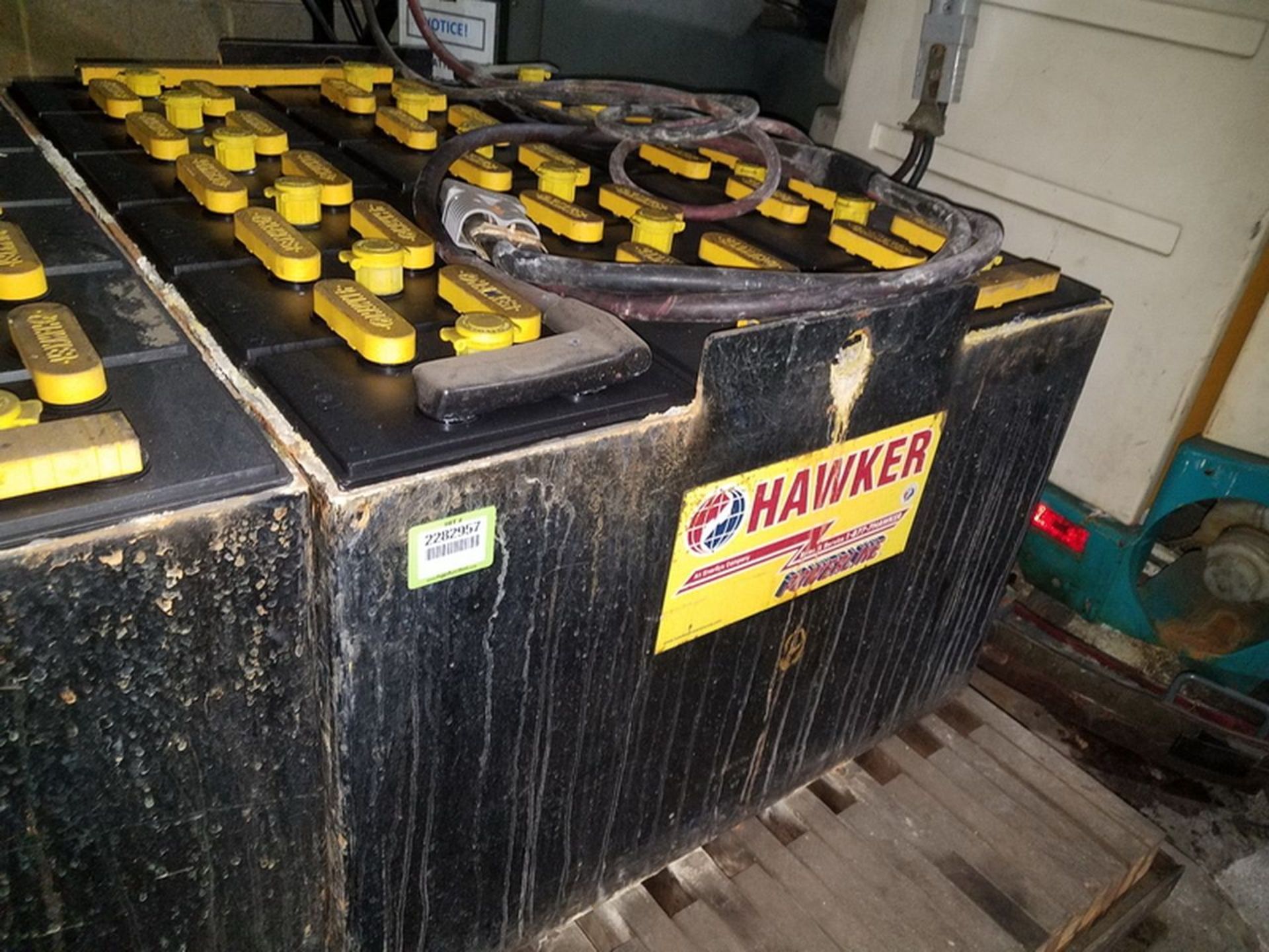 Hawker Powersource Model EO-583 36-Volt Spare Forklift Battery, type 018085F27, hour capacity 1105