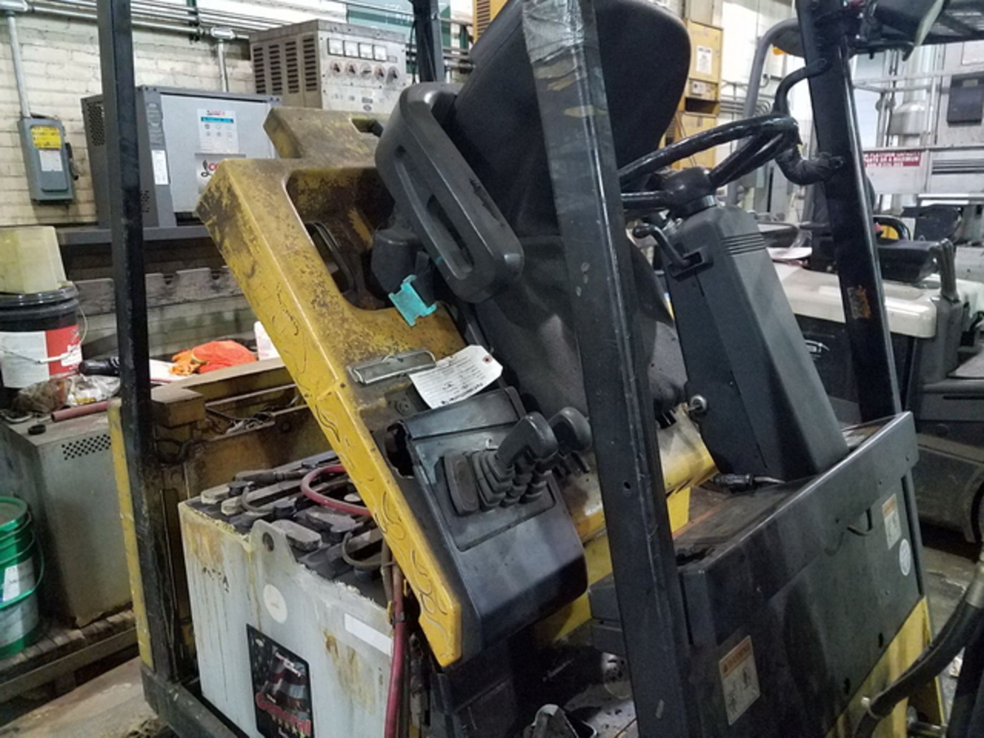 Yale 4,000 lb. Capacity Electric Forklift With Side Shift, 189" in. Lift Height, 36V. Sn# - Image 4 of 4