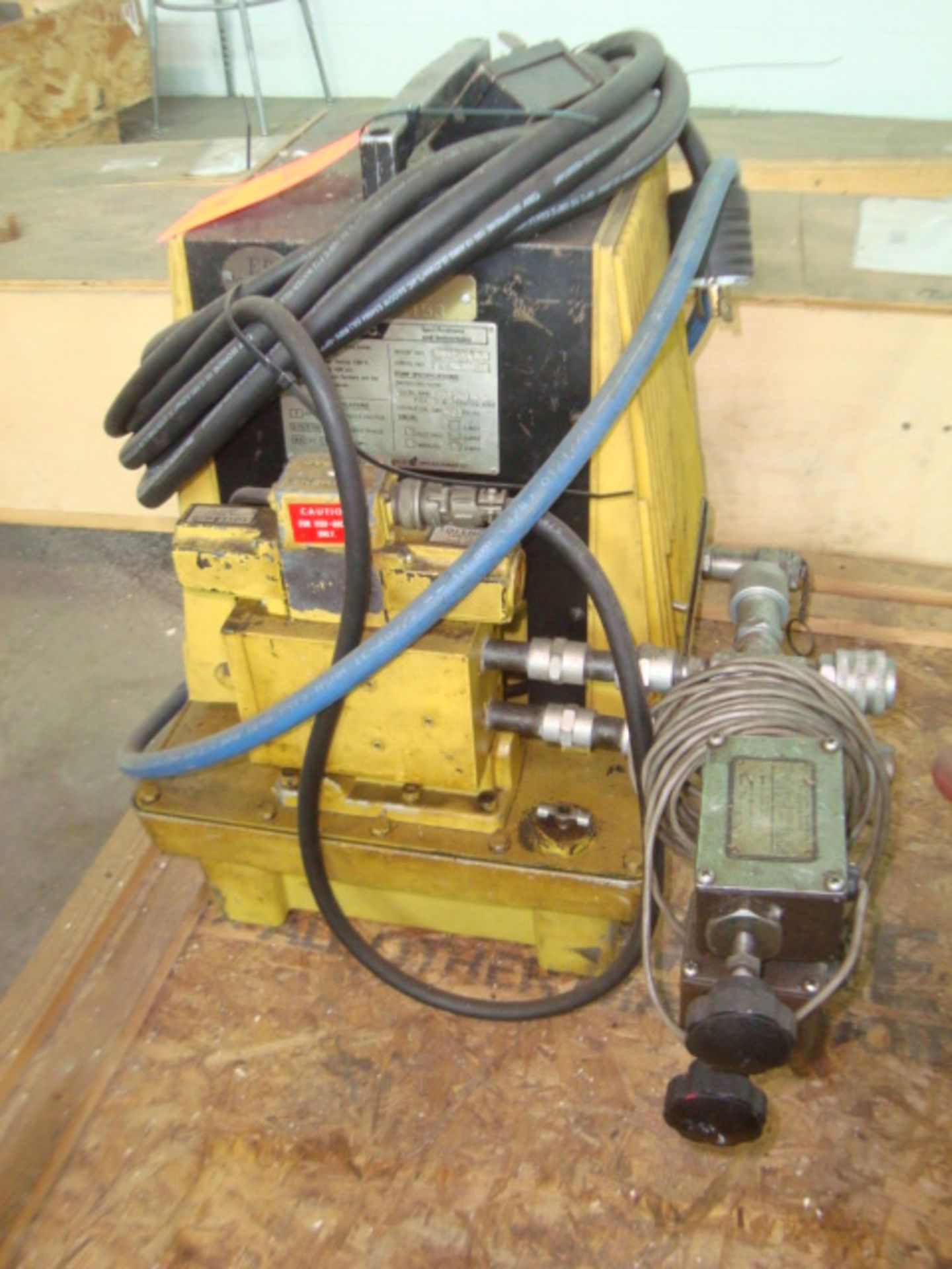 EnerPac Model PER 2042 1-HP Hush Pup Hydraulic Pump. 10,000 psi @ 42 Cu. Inches Per Minute.115/230V, - Image 3 of 4