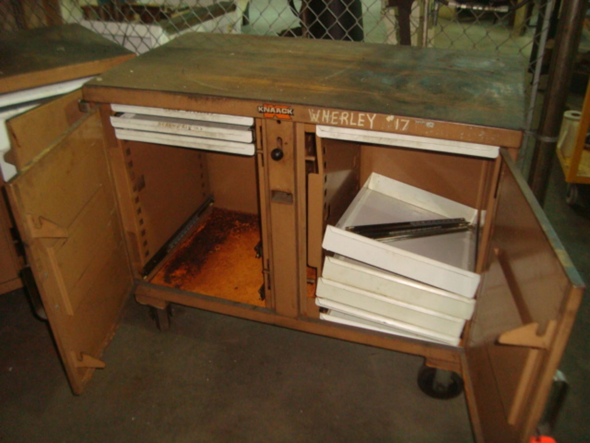 Knaack Mfg. Co. Mobile Heavy Duty Locking Toolbox. Approx. Dims: 46" in. x 25" in. x 38" in. H. - Image 2 of 5