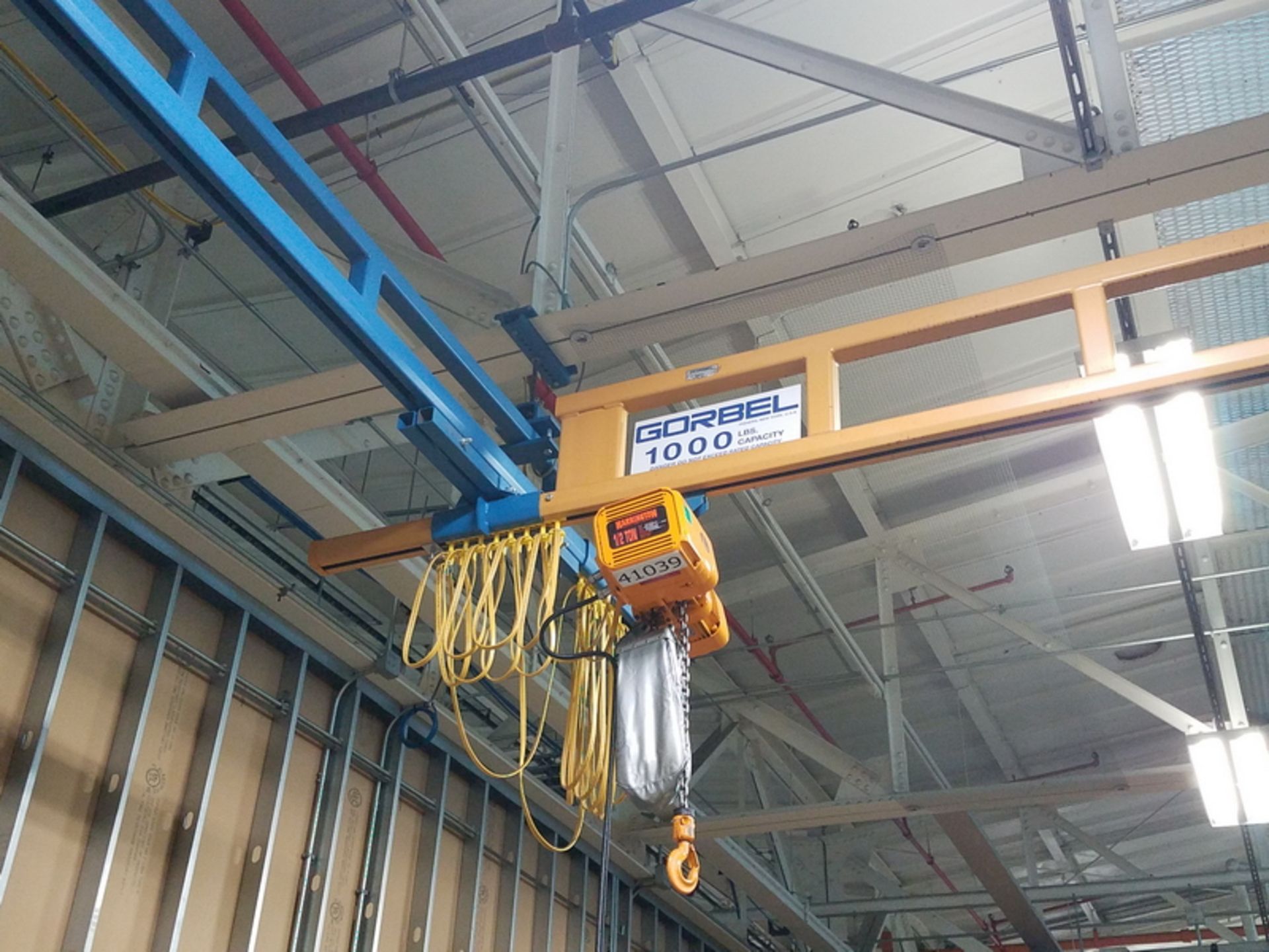 Gorbel 1/2-Ton Bridge Crane, approx. 25' span x 40'L runway, ceiling mounted, includes blue runway - Image 2 of 4