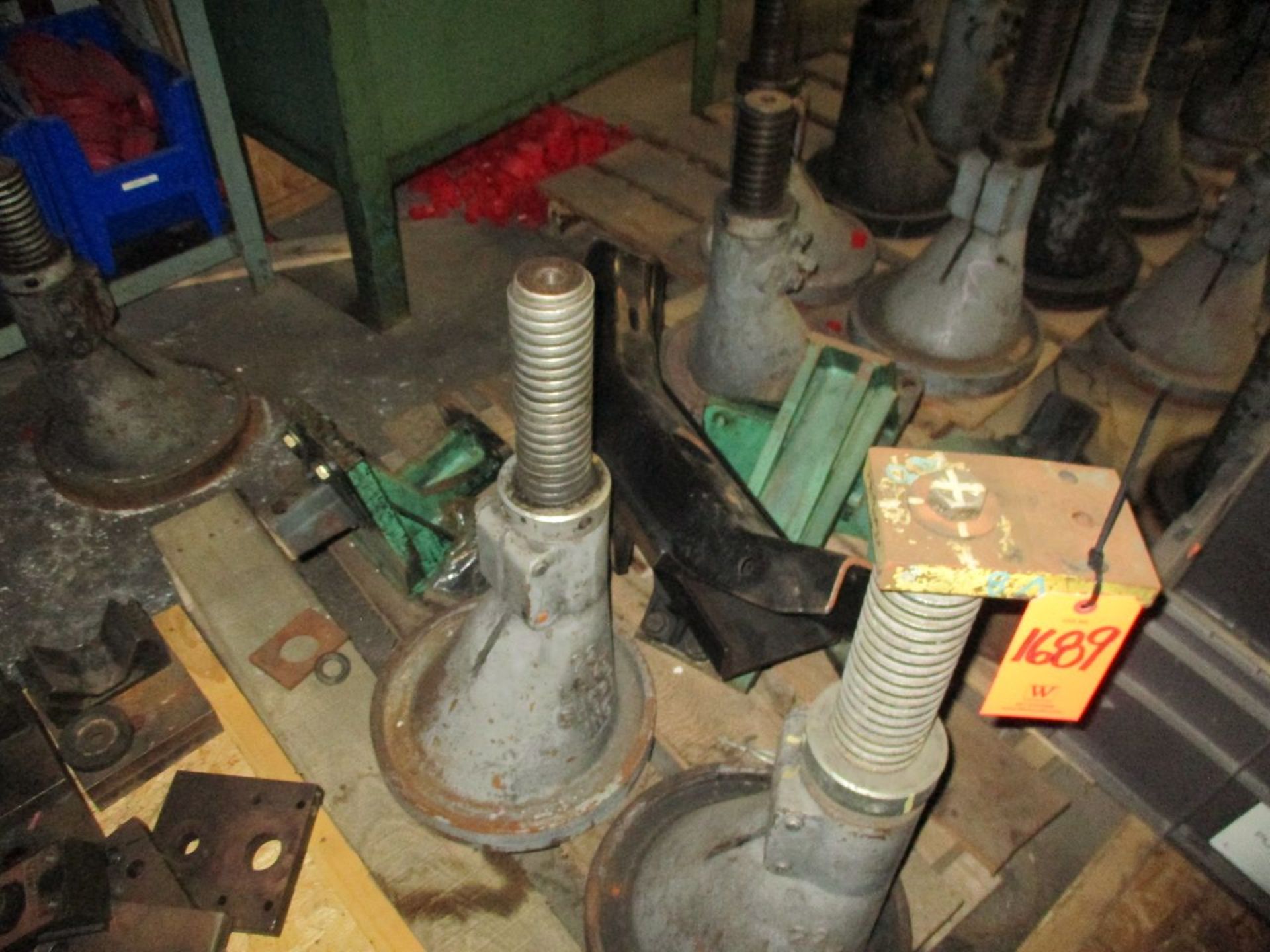 (10) Lake Shore Screw Jacks (Basement BW-69)