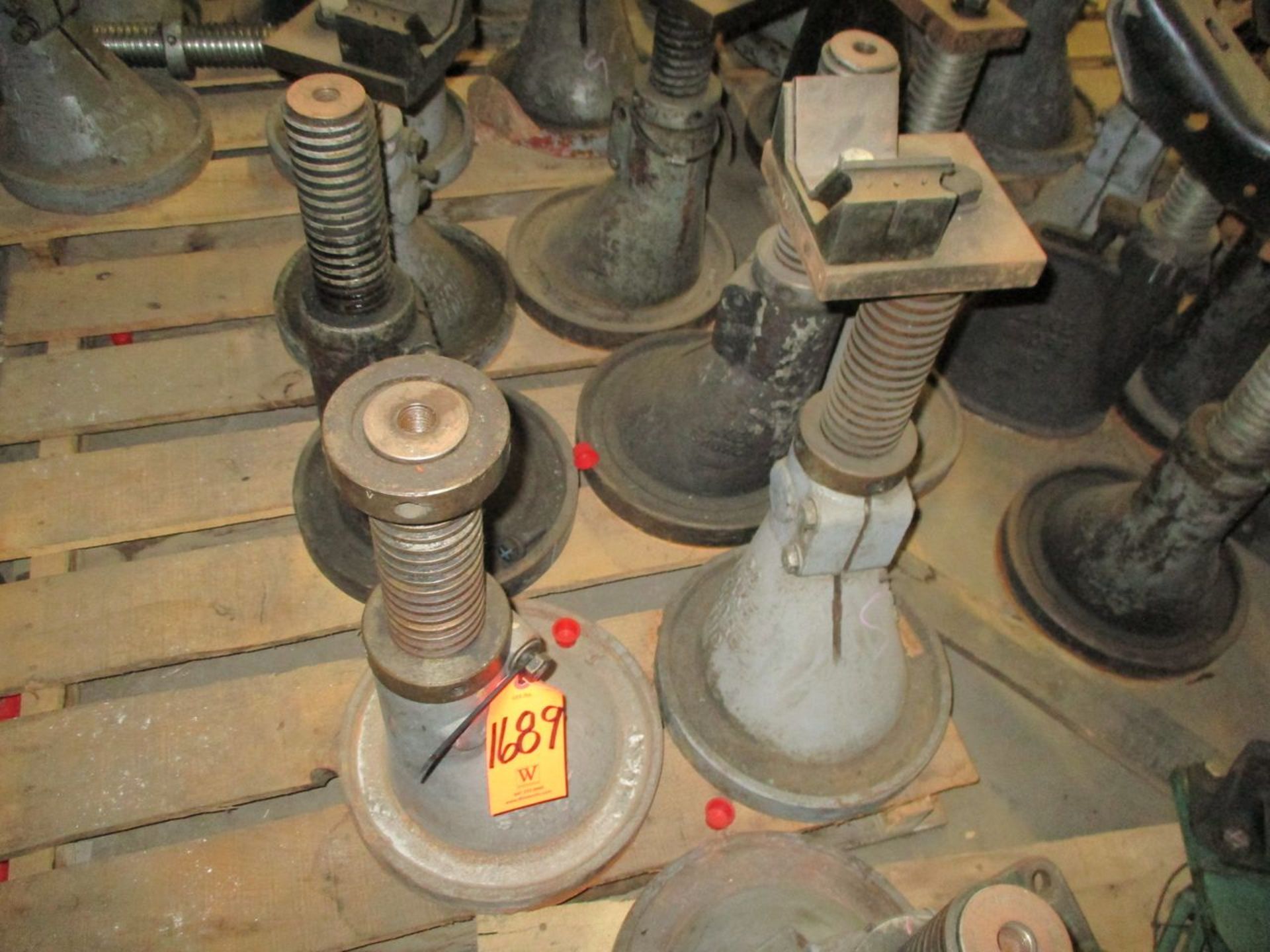 (10) Lake Shore Screw Jacks (Basement BW-69) - Image 2 of 2