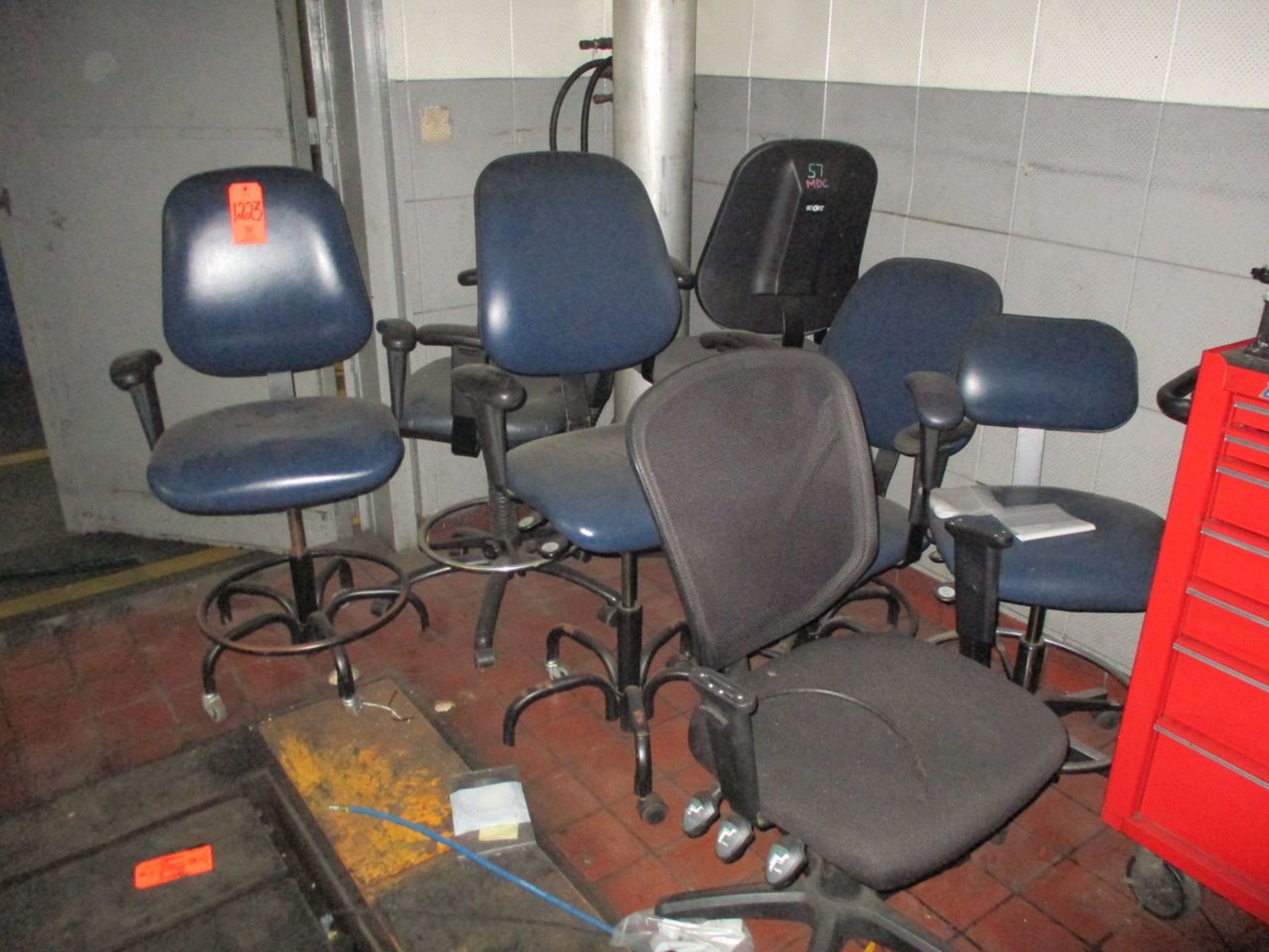 (10) Swivel Chairs (Cell 4)