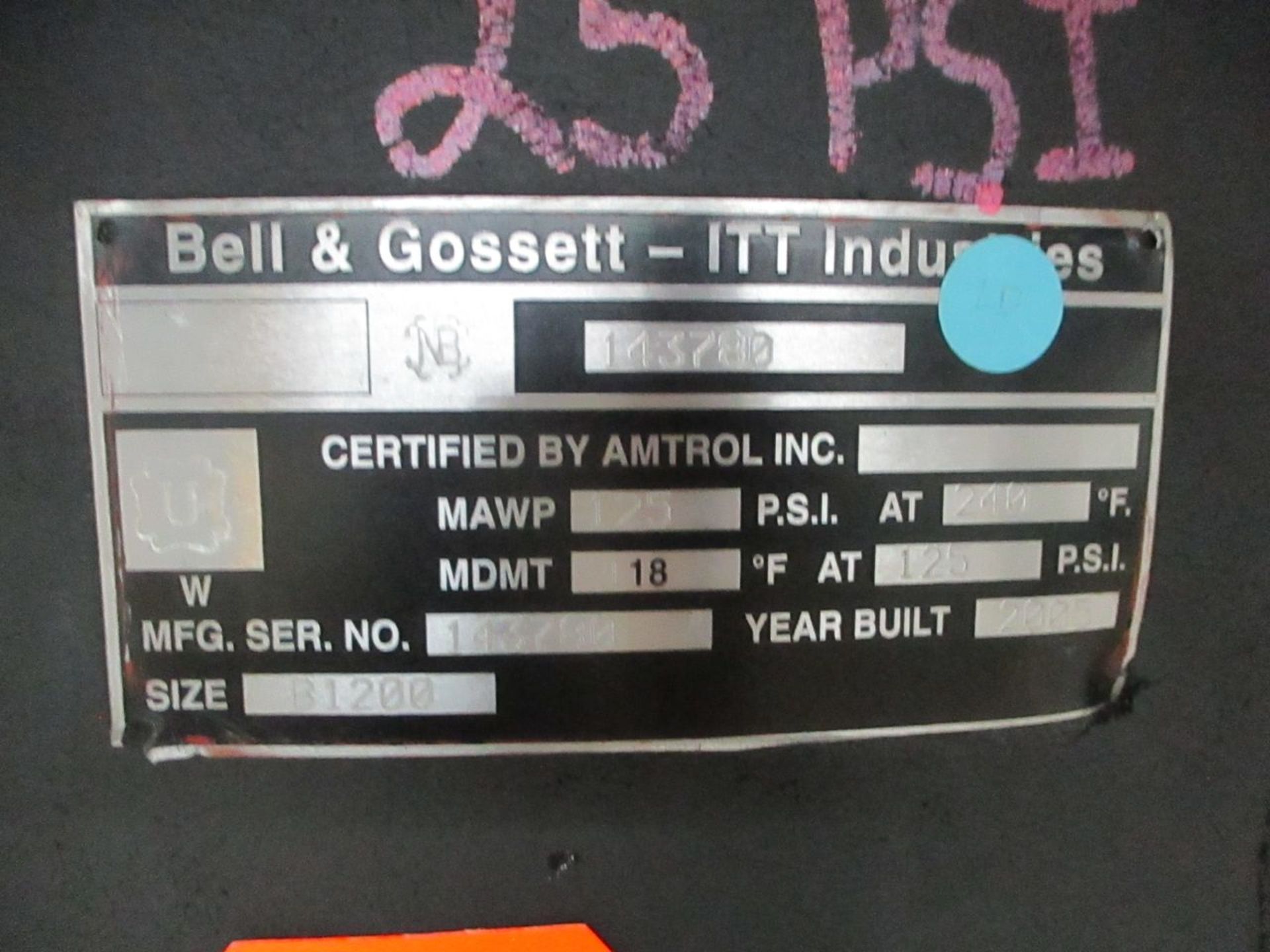 Bell & Gossett Vertical Pressure Tanks (2005) with Exterior Insulation, 125 PSI @ 2400 F (Basement - Image 2 of 2