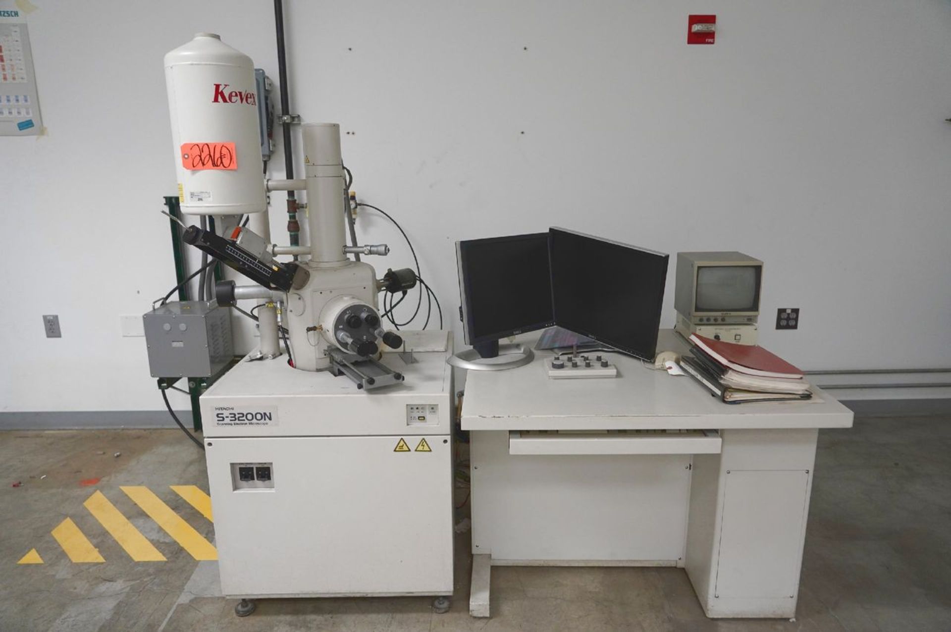 Hitachi S-3200N Scanning Electron Microscope, S/N 320-03-01 with GW Infrared Chamber Scope (