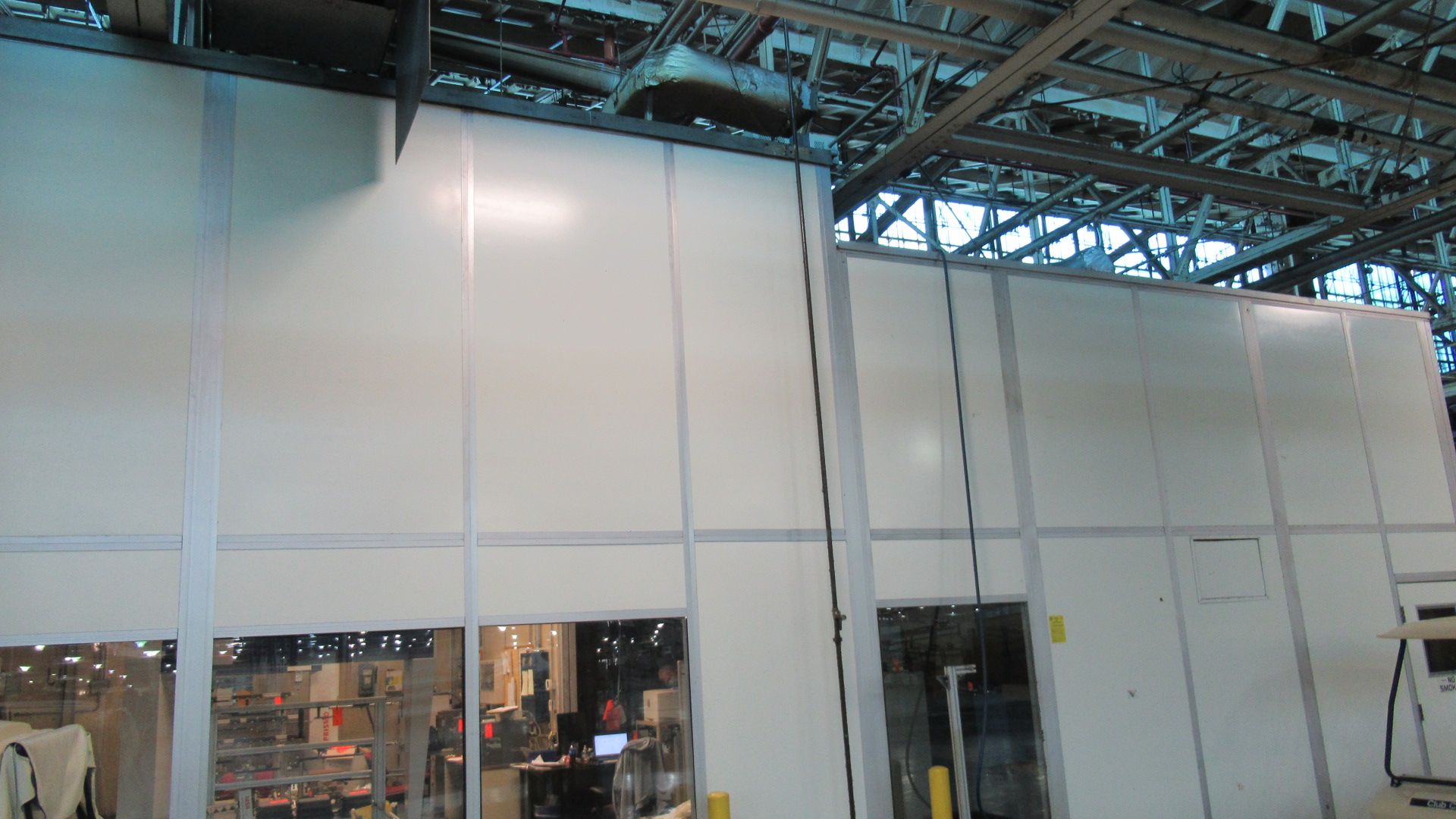 40' x 40' Modular CMM Room with 13' & 15' high Ceilings, AC Unit, (2) Double Doors and (1) Personnel - Image 2 of 4