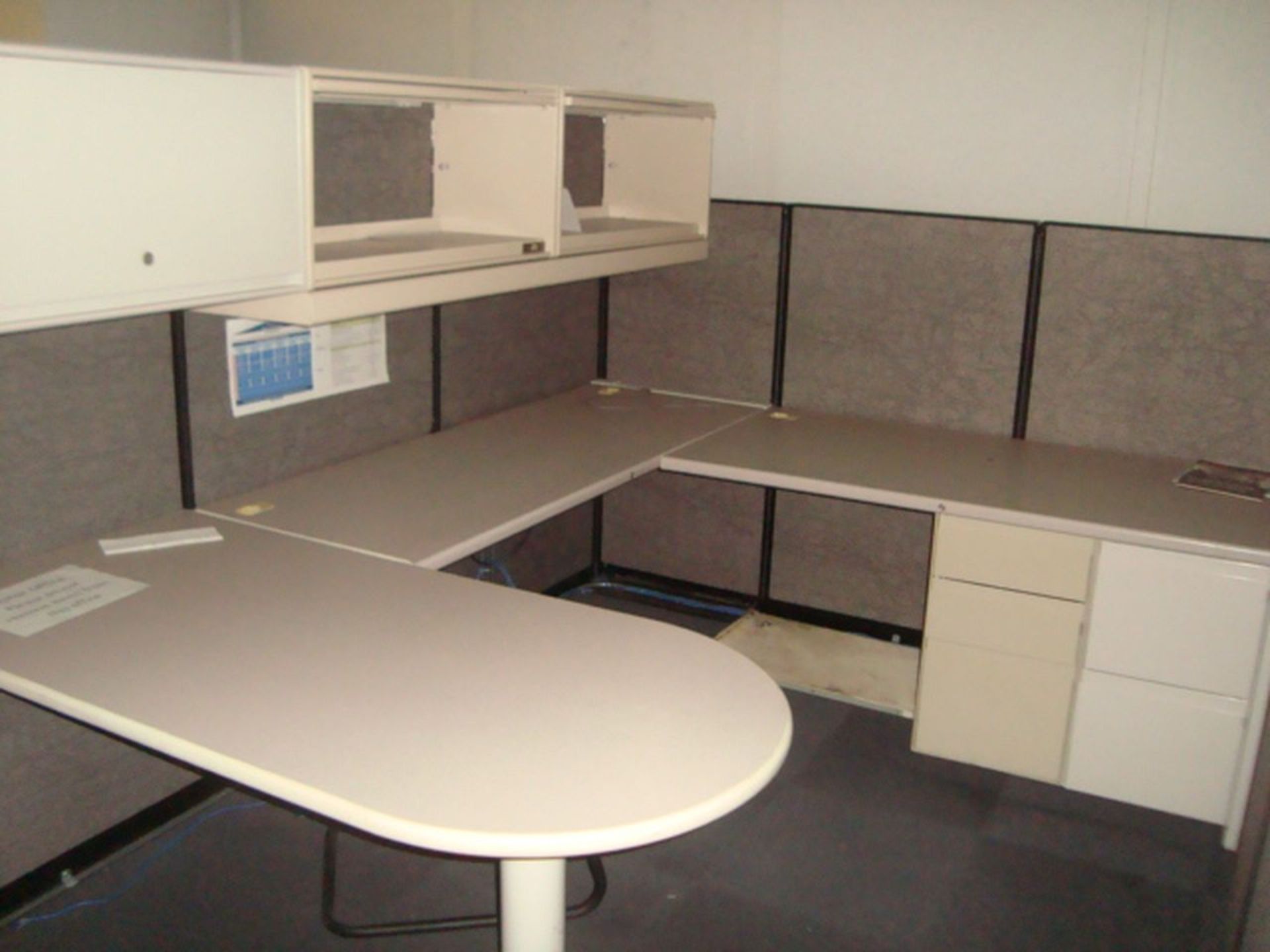 (Lot of 8) Steelcase Workstations To Include (Qty 5) 7' x 7' ft. Single Occupancy Each With 65" - Image 4 of 10