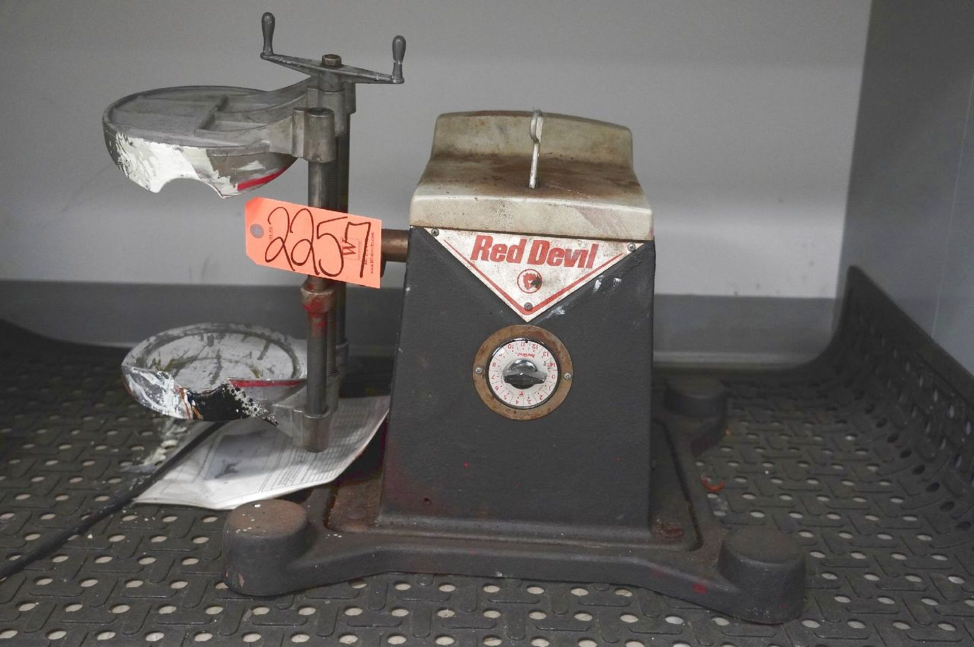 Red Devil Paint Shaker (Materials Lab)