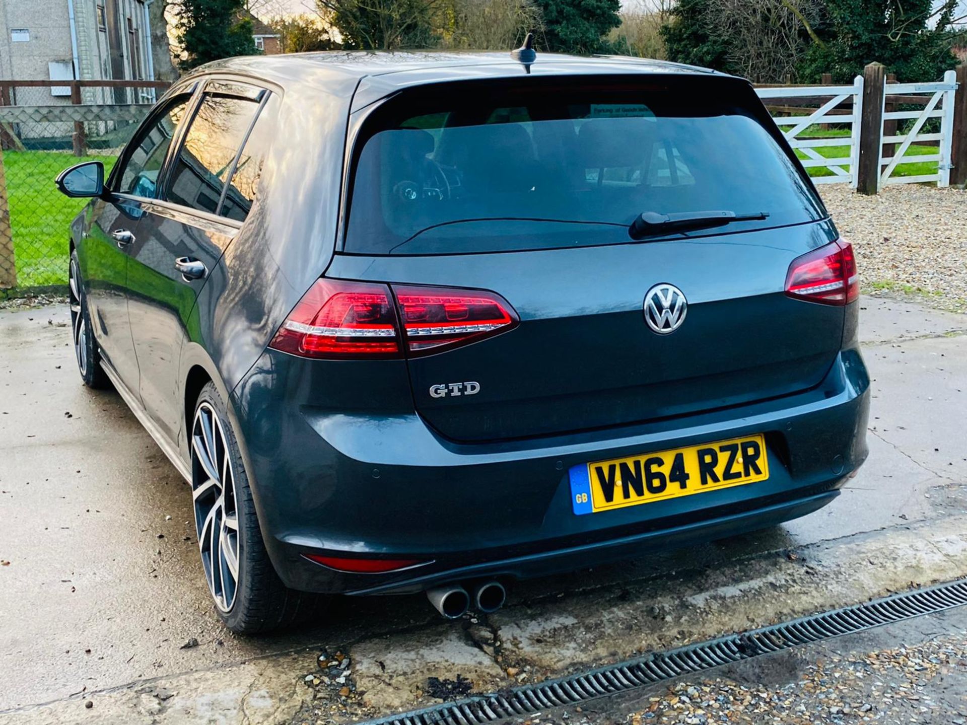 (RESERVE MET) Volkswagen (VW) Golf 2.0 TDI DTD 2015 Model - 180 BHP - TOP SPEC - Image 7 of 46