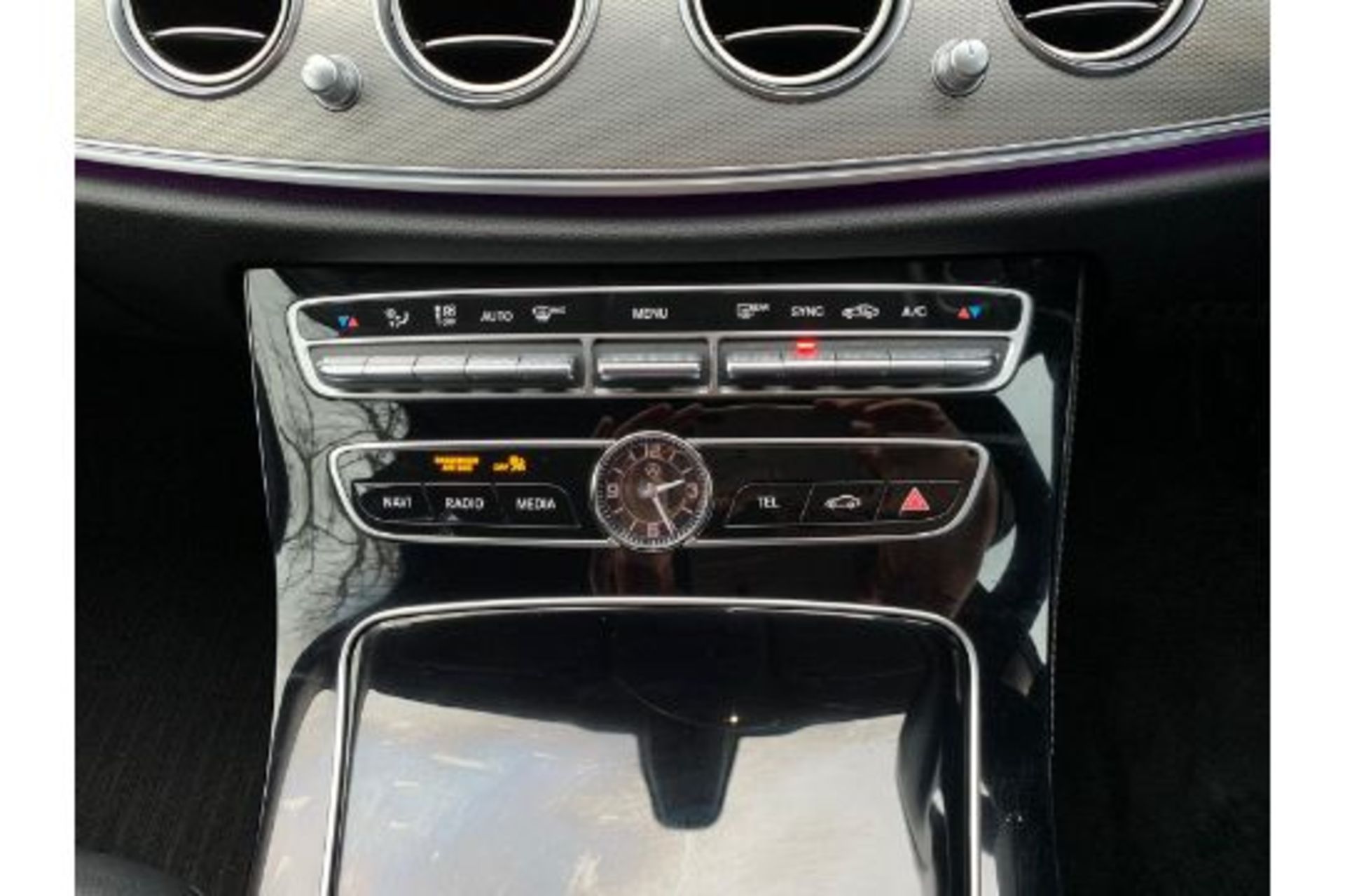 Reserve Met - Mercedes E220d Special Equipment Estate 9G Tronic Auto - 2019 Model - COMMAND Nav - Image 23 of 34