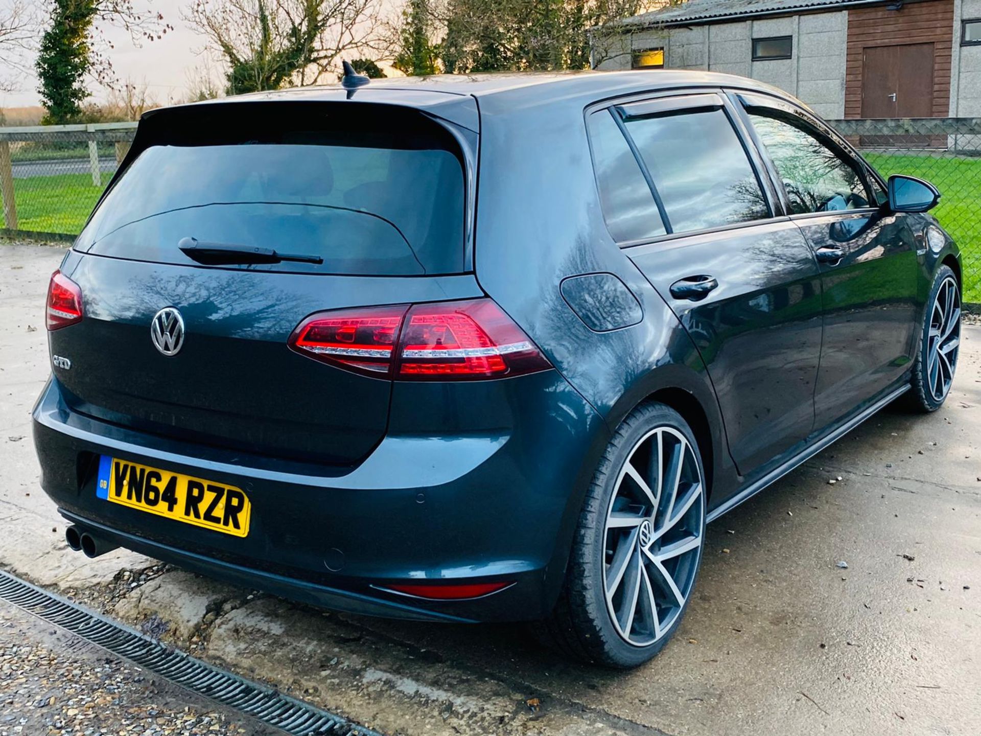 (RESERVE MET) Volkswagen (VW) Golf 2.0 TDI DTD 2015 Model - 180 BHP - TOP SPEC - Image 4 of 46