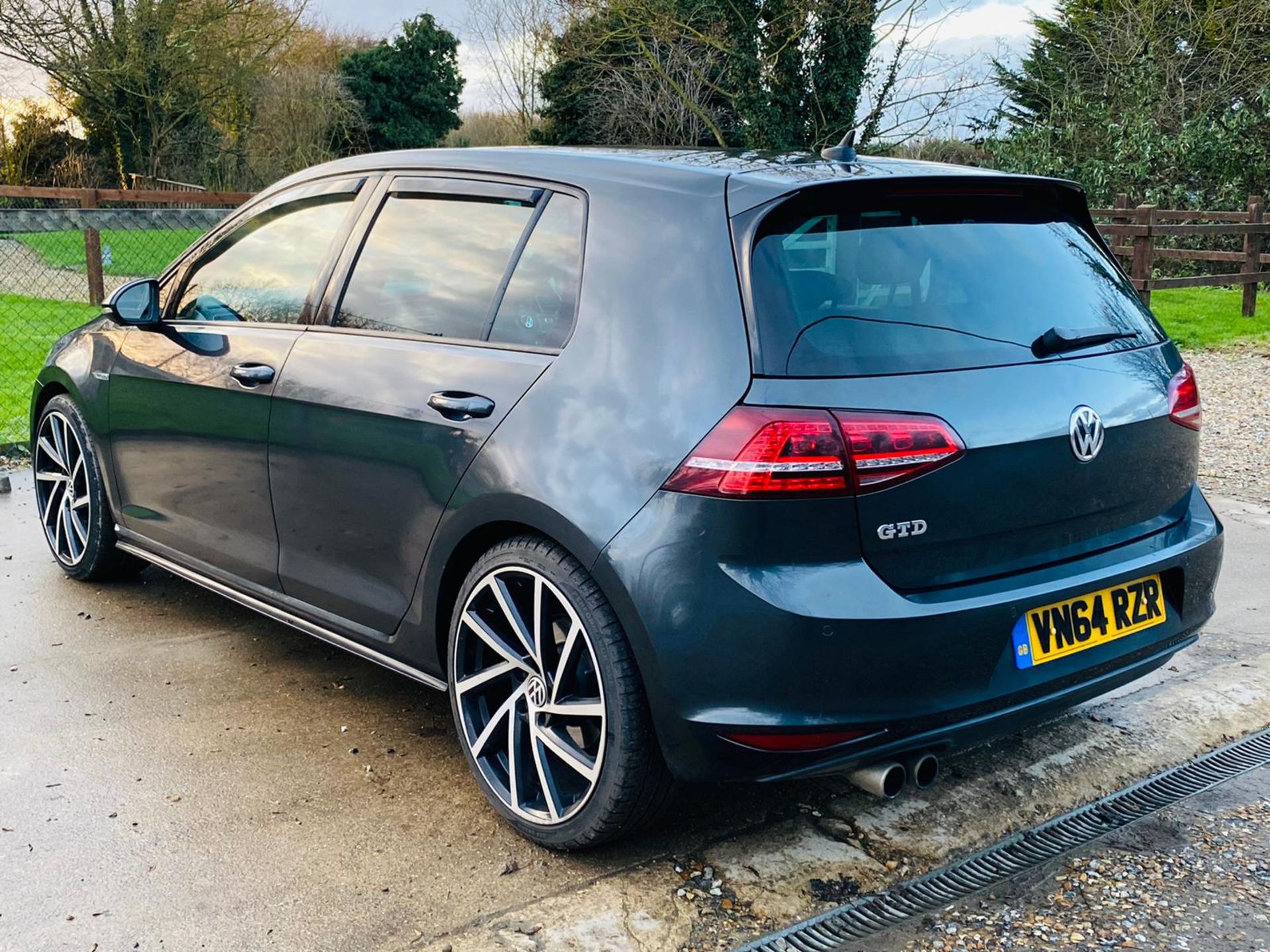 (RESERVE MET) Volkswagen (VW) Golf 2.0 TDI DTD 2015 Model - 180 BHP - TOP SPEC - Image 6 of 46