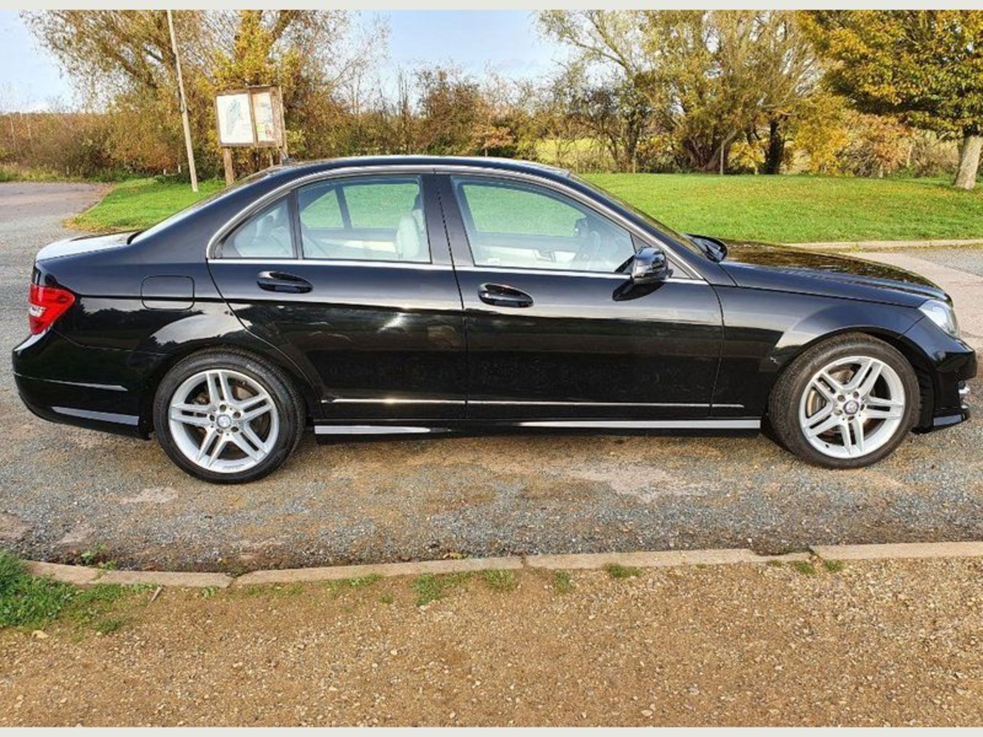 (RESERVE MET)Mercedes C220 CDI AMG Sport Line Auto - 2013 13 Reg - Parking Sensors - No Vat - Image 2 of 7