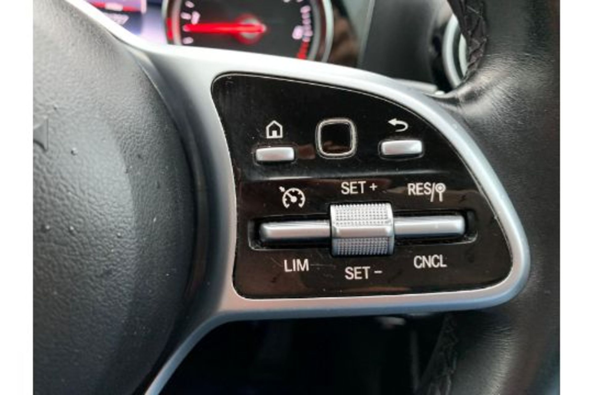 Reserve Met - Mercedes E220d Special Equipment Estate 9G Tronic Auto - 2019 Model - COMMAND Nav - Image 24 of 34