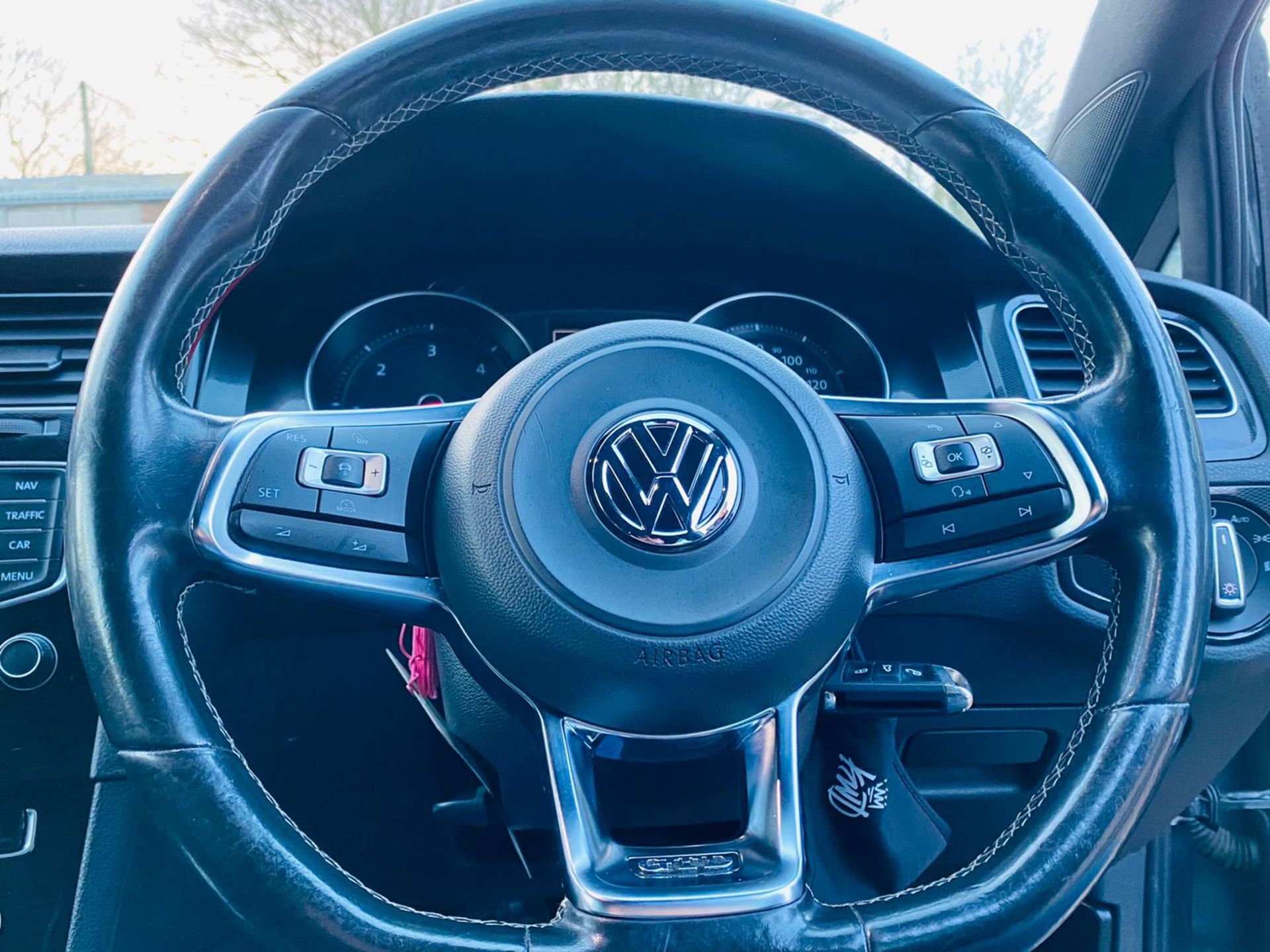 (RESERVE MET) Volkswagen (VW) Golf 2.0 TDI DTD 2015 Model - 180 BHP - TOP SPEC - Image 23 of 46
