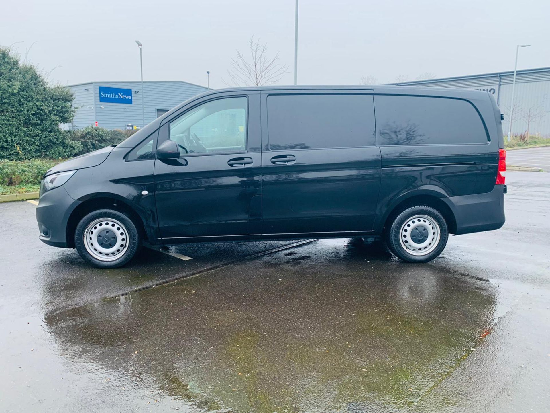 (RESERVE MET) Mercedes Vito 114 Bluetec Panel Van - 7G Auto - 2018 18 Reg - LWB - Sat Nav -35k - AC - Image 5 of 26