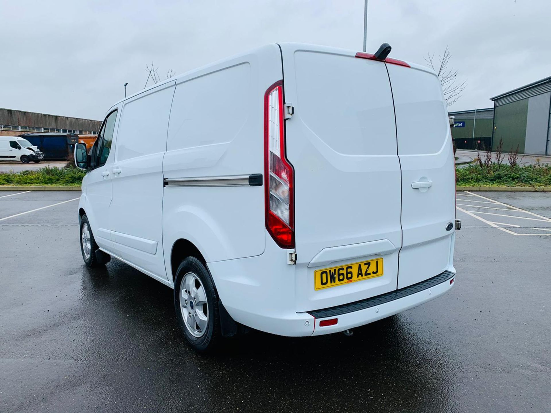 (RESERVE MET) Ford Transit Custom *Limited* 2.0 TDCI (129 BHP) 2017 Reg - Air Con - Sat Nav - Euro6 - Image 3 of 30