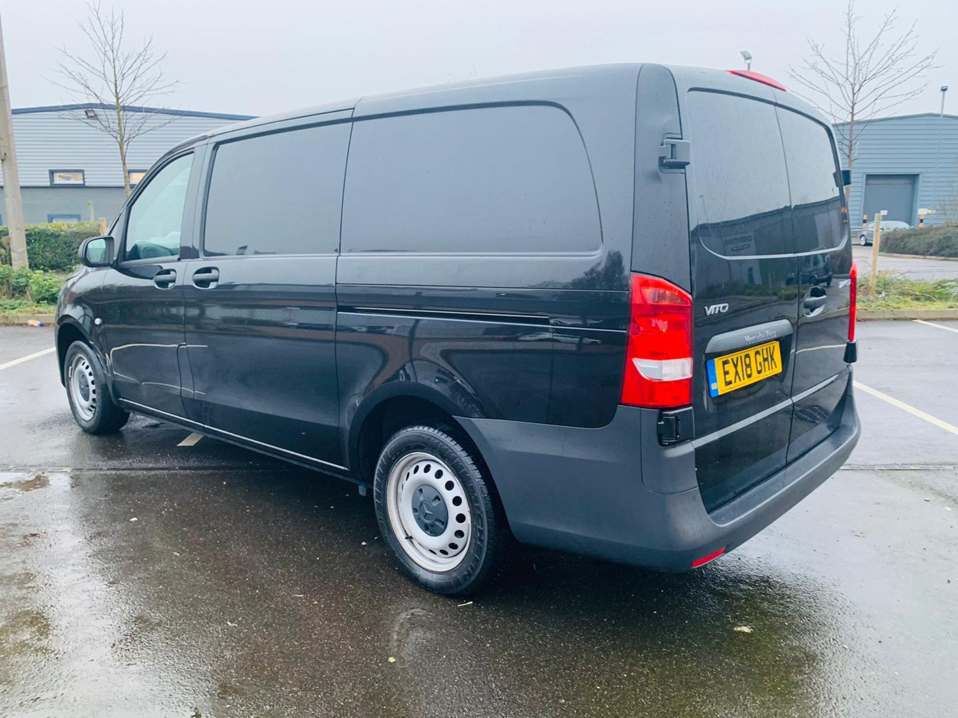 (RESERVE MET) Mercedes Vito 114 Bluetec Panel Van - 7G Auto - 2018 18 Reg - LWB - Sat Nav -35k - AC - Image 7 of 26