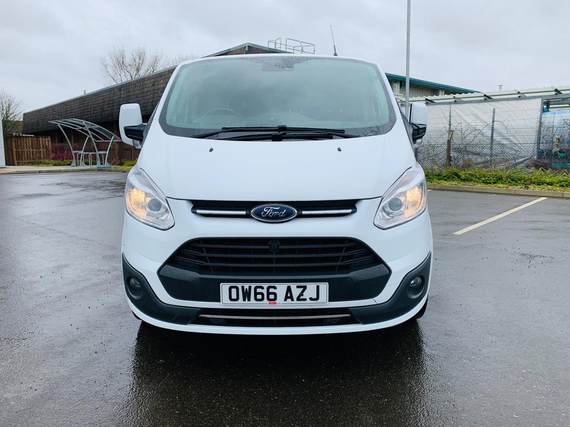 (RESERVE MET) Ford Transit Custom *Limited* 2.0 TDCI (129 BHP) 2017 Reg - Air Con - Sat Nav - Euro6 - Image 5 of 30