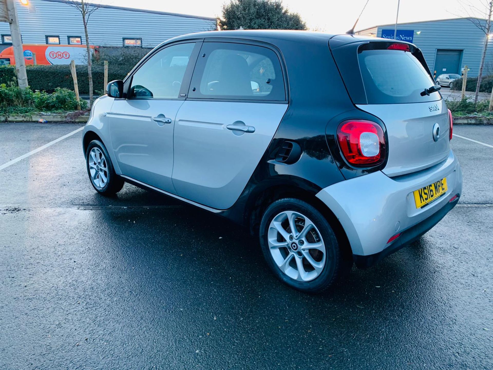 (RESERVE MET) Smart ForFour 1.0 Passion 5dr 2016 16 Reg - Cruise Control -Bluetooth - LED Day Lights - Image 2 of 23