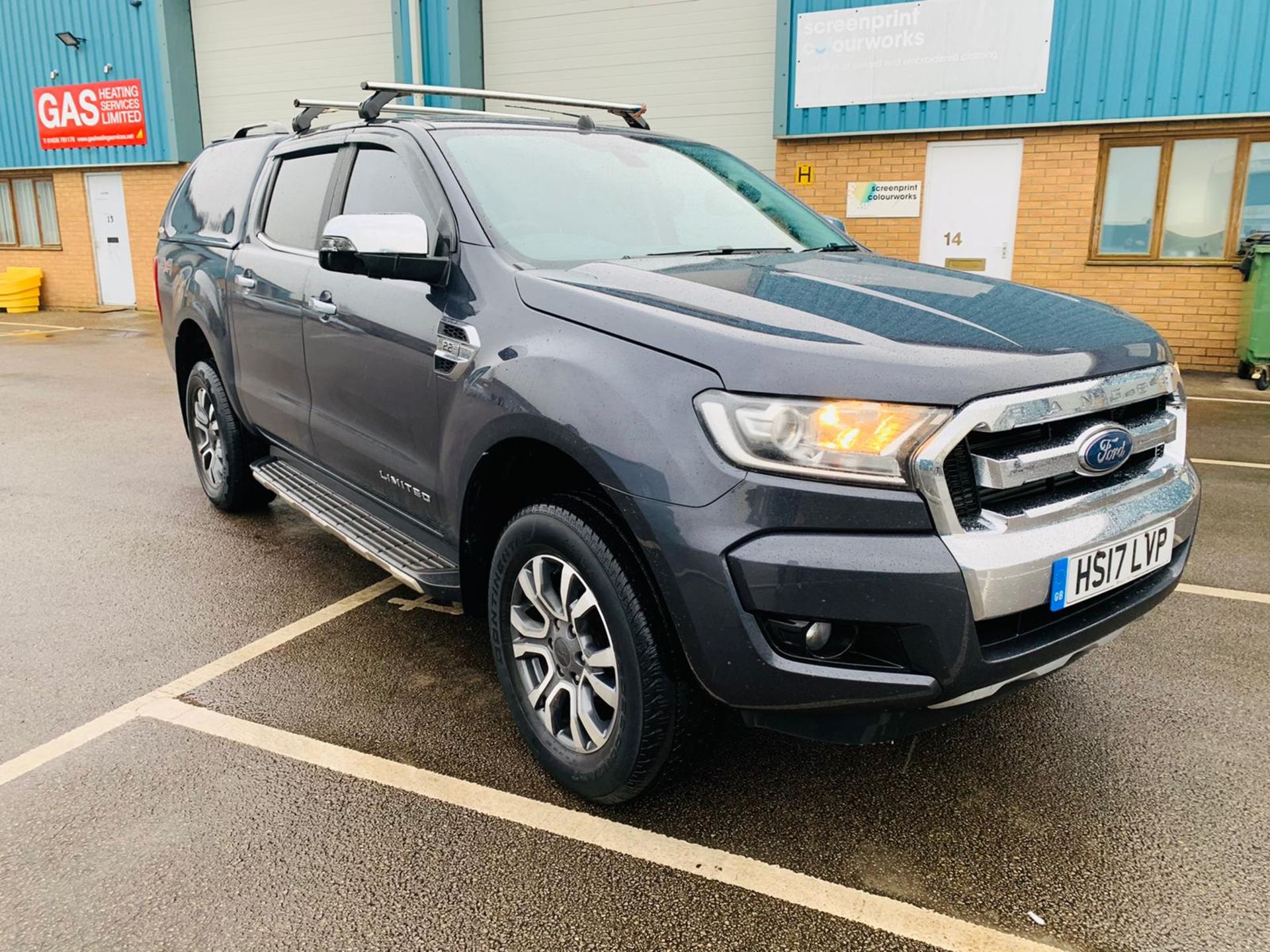 (RESERVE MET) Ford Ranger 2.2 TDCI LTD 4x4 Double Cab 2017 17 Reg - Reversing Cam -Leather - Sat Nav - Image 4 of 32