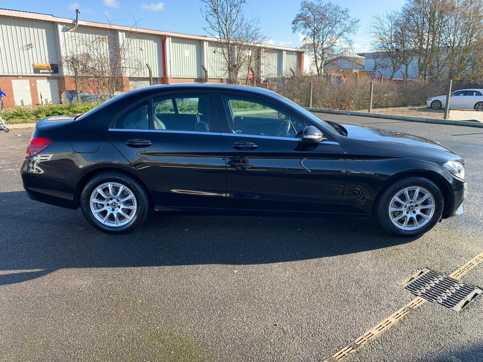 (Reserve Met) Mercedes C220d "Auto"(2018 Model) -1 Keeper -Low Miles - Leather - Sat Nav - Black - - Image 11 of 32