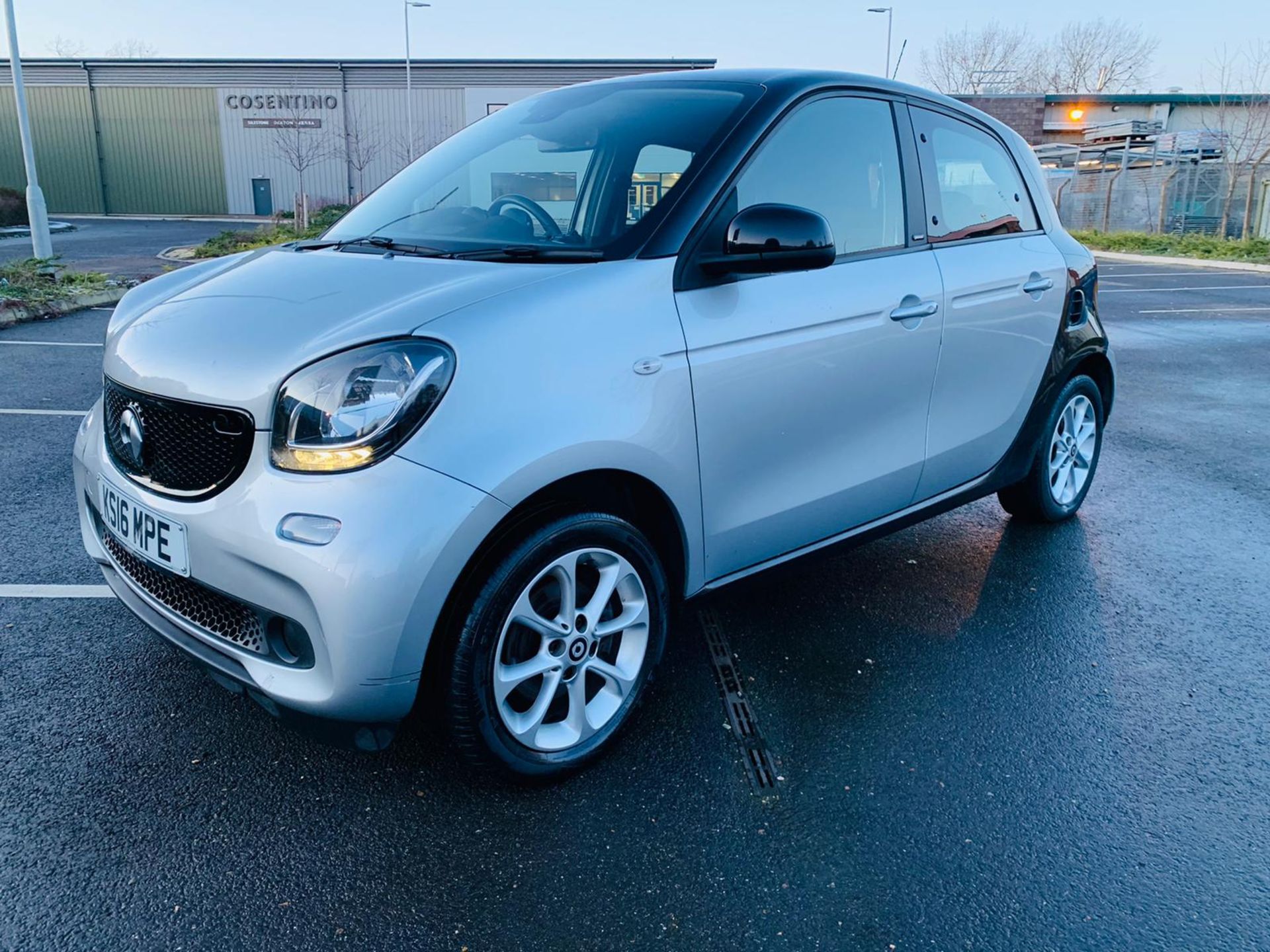 (RESERVE MET) Smart ForFour 1.0 Passion 5dr 2016 16 Reg - Cruise Control -Bluetooth - LED Day Lights