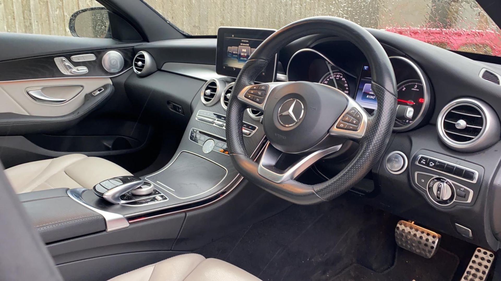 (RESERVE MET)Mercedes C300h "AMG LINE" Premium Plus Auto Estate - 16 Reg - 81K Miles - Pan Roof - Image 15 of 27