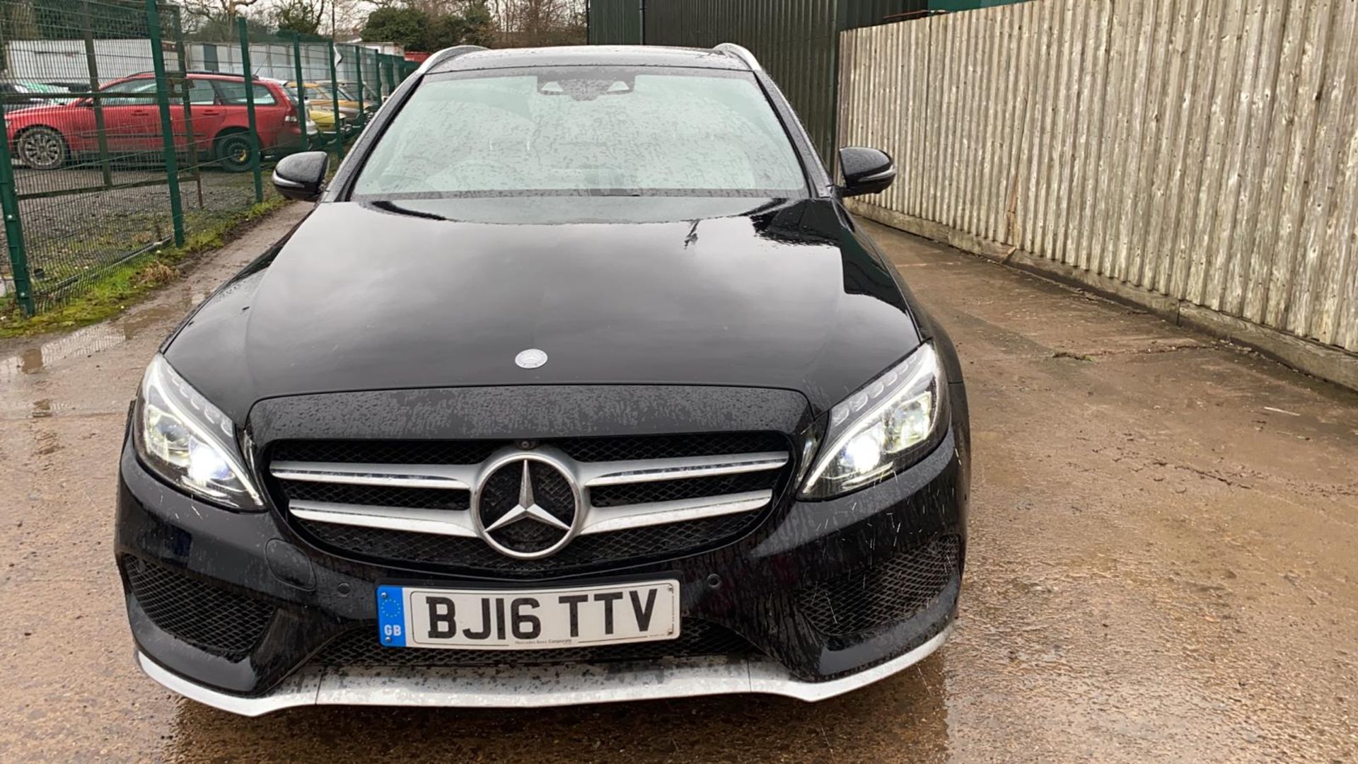 (RESERVE MET)Mercedes C300h "AMG LINE" Premium Plus Auto Estate - 16 Reg - 81K Miles - Pan Roof - Image 4 of 27