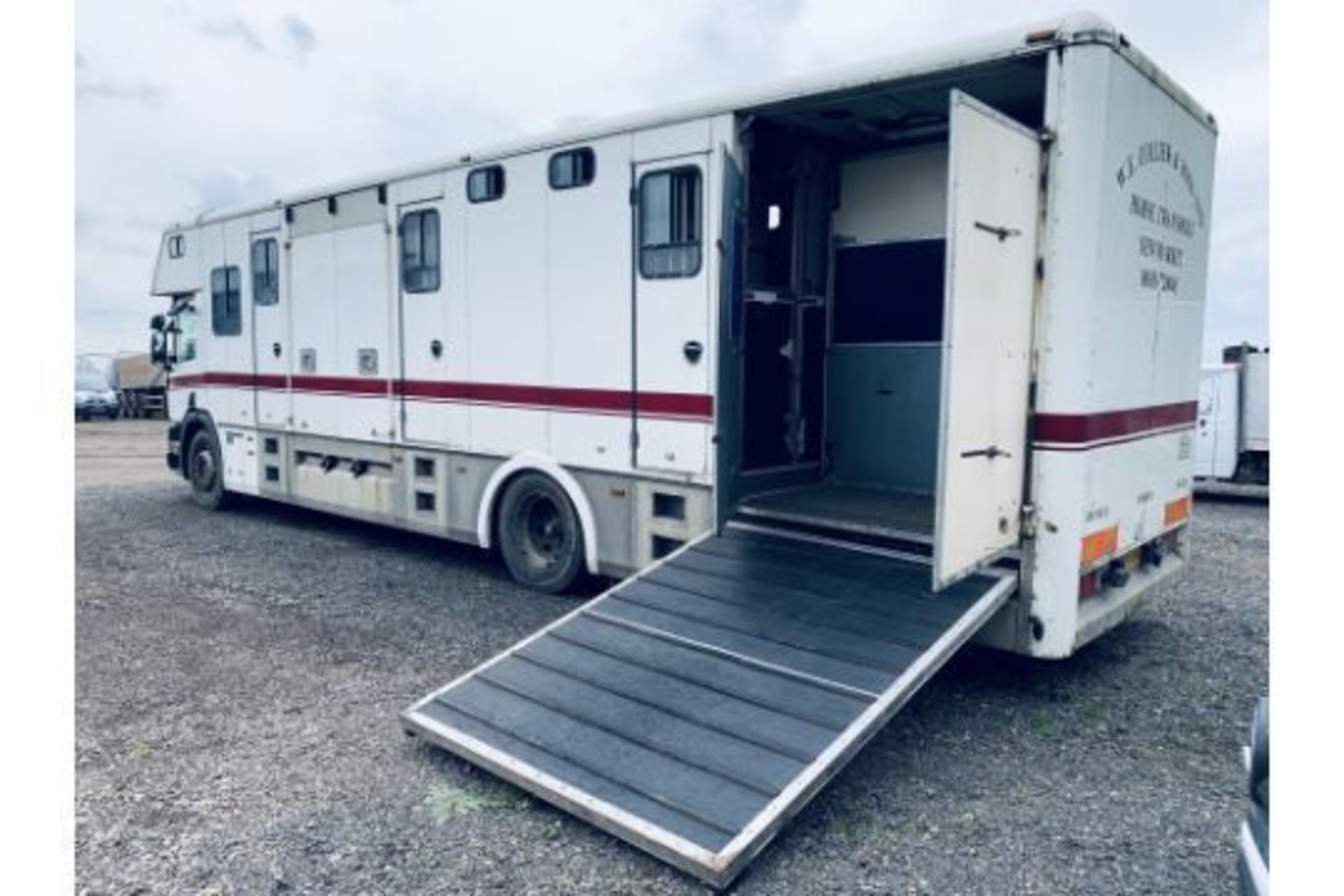 Scania 94D 260 'George Smith Built' Horsebox 2000 Reg - TOP SPEC - Carries 4/6 Horses - Image 7 of 28