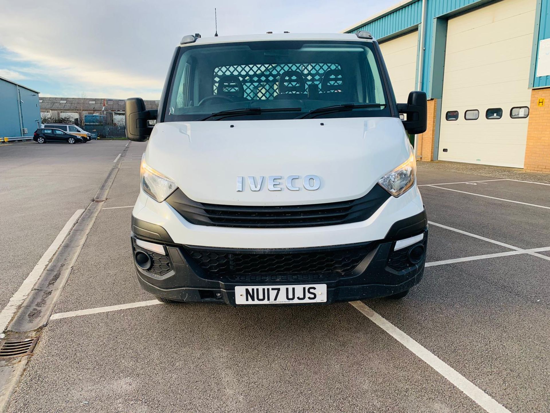 (RESERVE MET) Iveco Daily 35C14 14ft Alloy DropSide 6 Speed 2017 17 Reg - Air Con - Tail Lift - ULEZ - Image 4 of 21