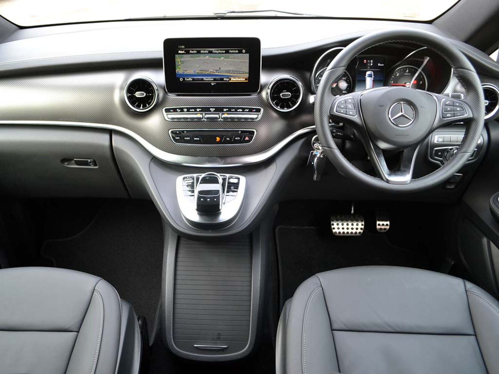 Mercedes V220d AMG Line 9G-Tronic (Extra Long) 2020 Model - Full Leather - Reverse Camera - Sat Nav - Image 7 of 8