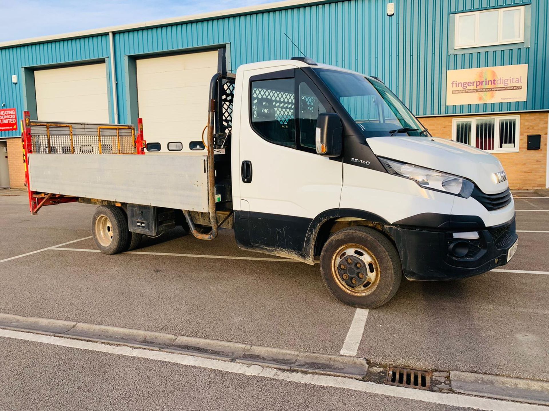 (RESERVE MET) Iveco Daily 35C14 14ft Alloy DropSide 6 Speed 2017 17 Reg - Air Con - Tail Lift - ULEZ - Image 2 of 21