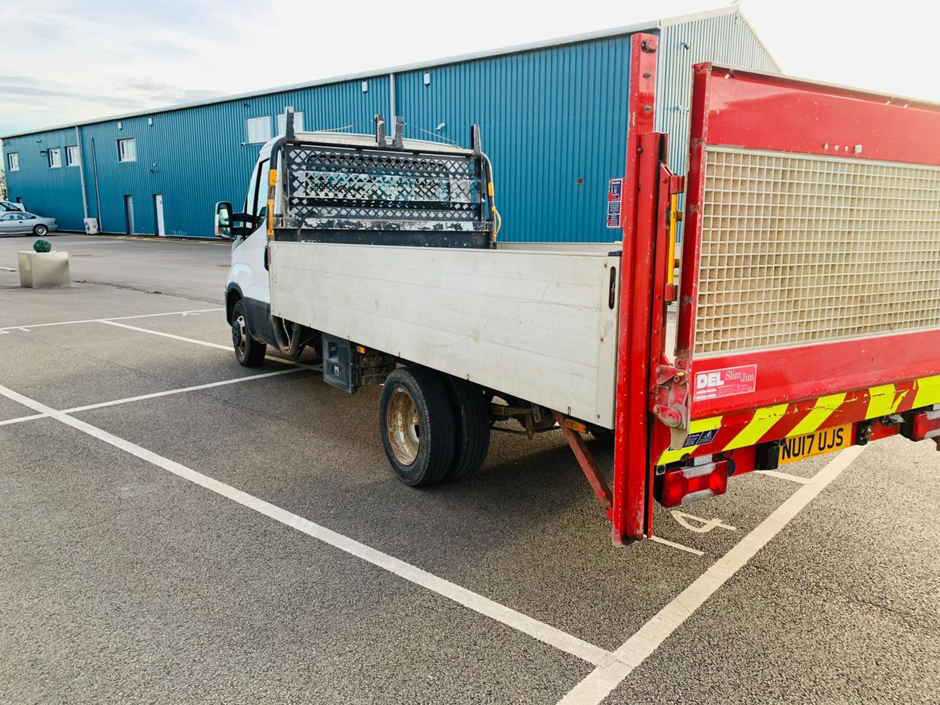 (RESERVE MET) Iveco Daily 35C14 14ft Alloy DropSide 6 Speed 2017 17 Reg - Air Con - Tail Lift - ULEZ - Image 6 of 21