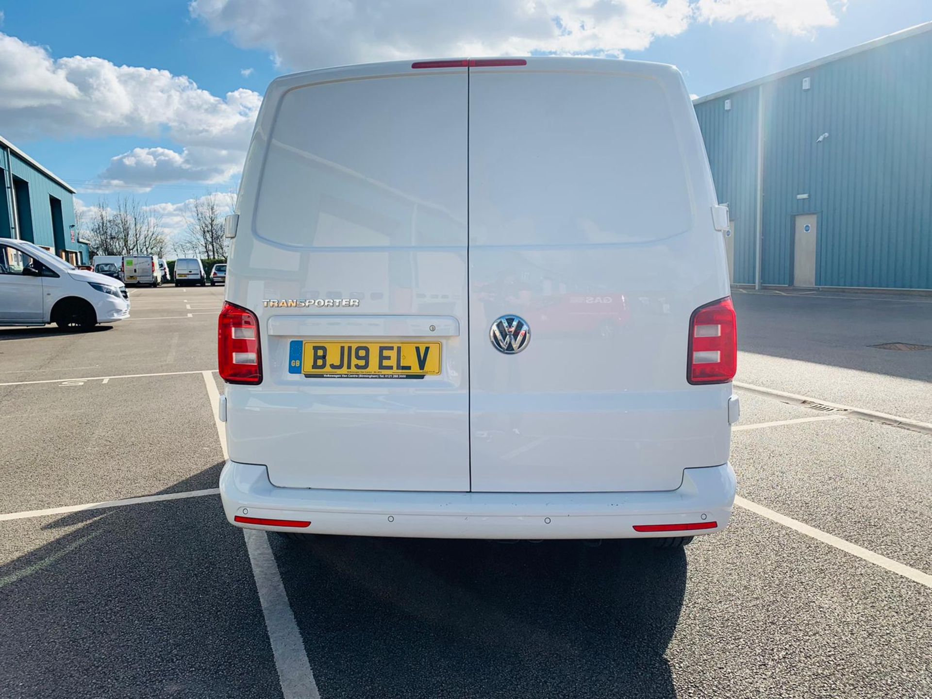 (RESERVE MET) Volkswagen (VW) Transporter 2.0 TDI 150 Highline T28 2019 19 Model - Parking Sensors - - Image 5 of 24