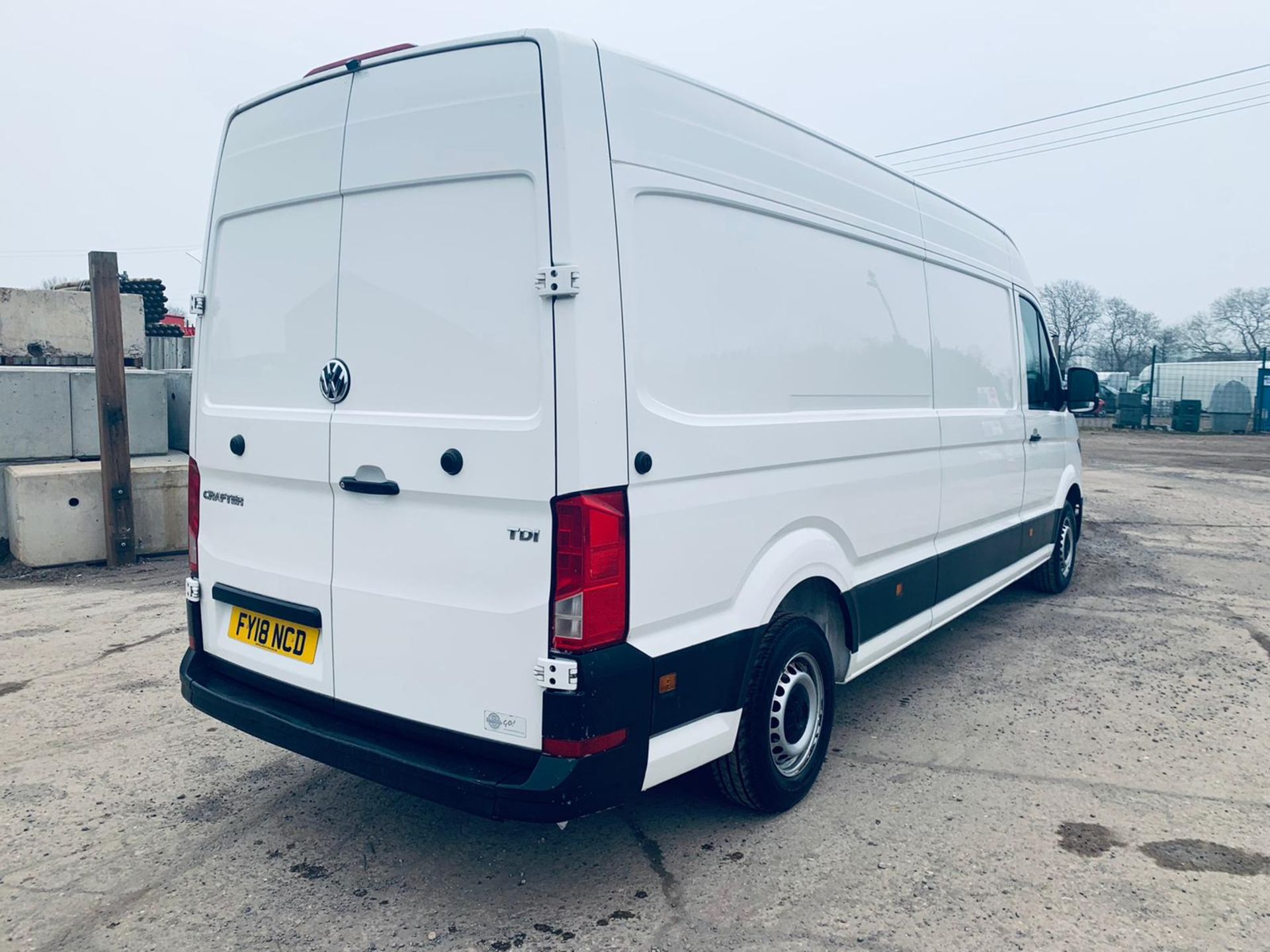 (RESERVE MET)Volkswagen Crafter 2.0 TDI CR35 Startline LWB -6 Speed - 2018 18 Reg - 1 Owner- Euro 6 - Image 5 of 22