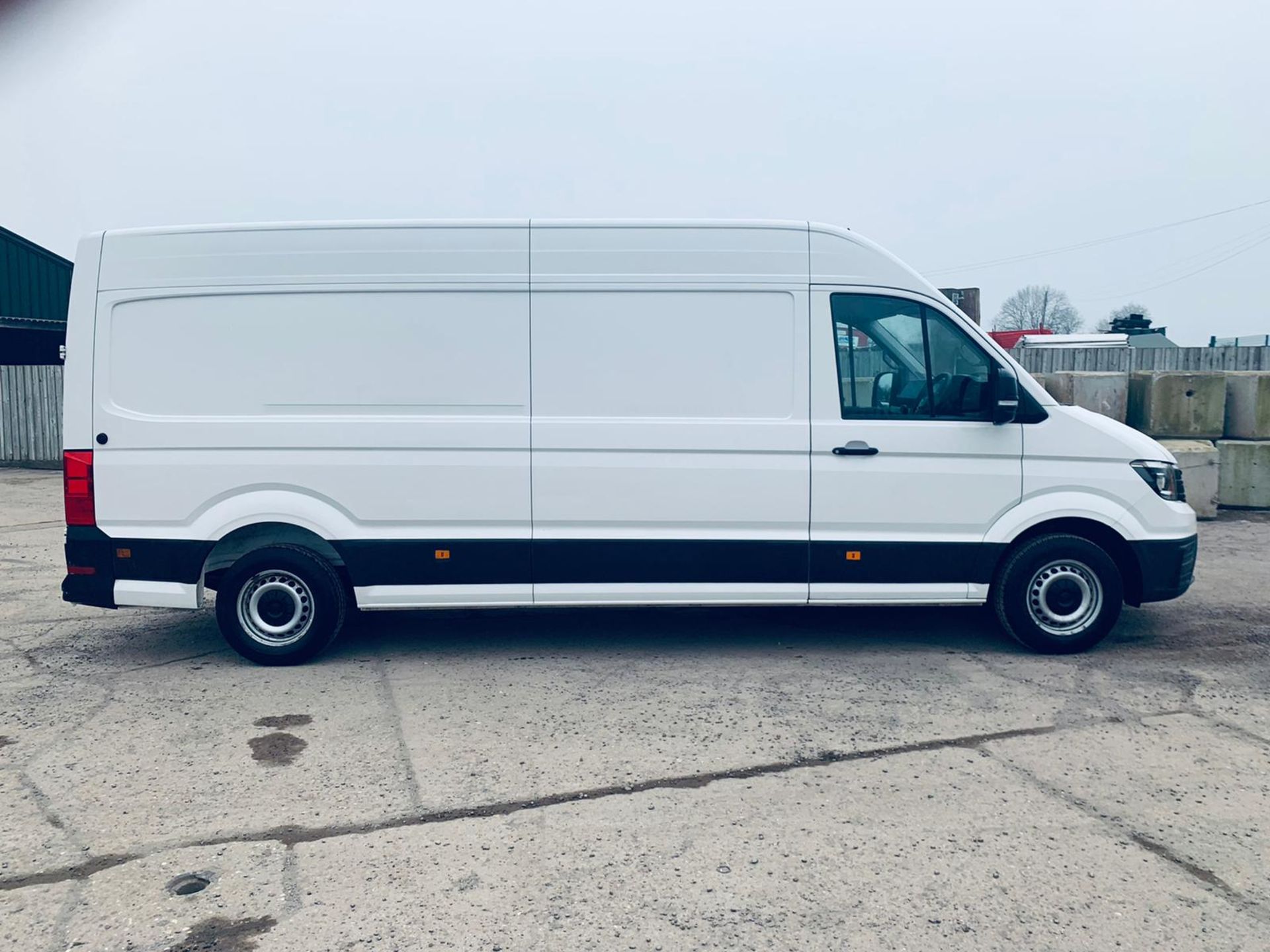 (RESERVE MET)Volkswagen Crafter 2.0 TDI CR35 Startline LWB -6 Speed - 2018 18 Reg - 1 Owner- Euro 6 - Image 7 of 22