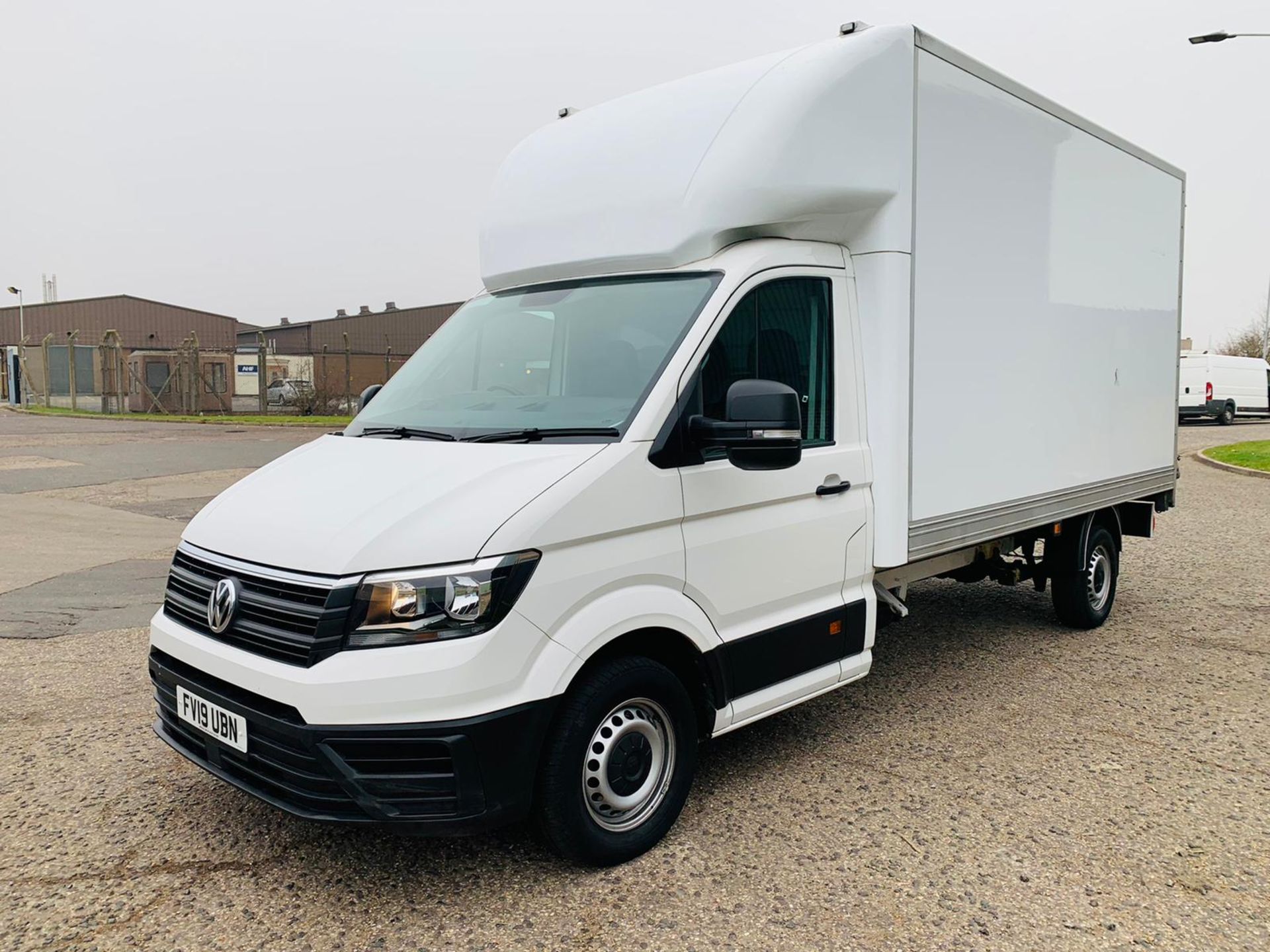 (RESERVE MET) Volkswagen (VW) Crafter Luton LWB CR35 2.0 TDI- 2019 19 Reg - 1 Owner - Euro6-TailLift