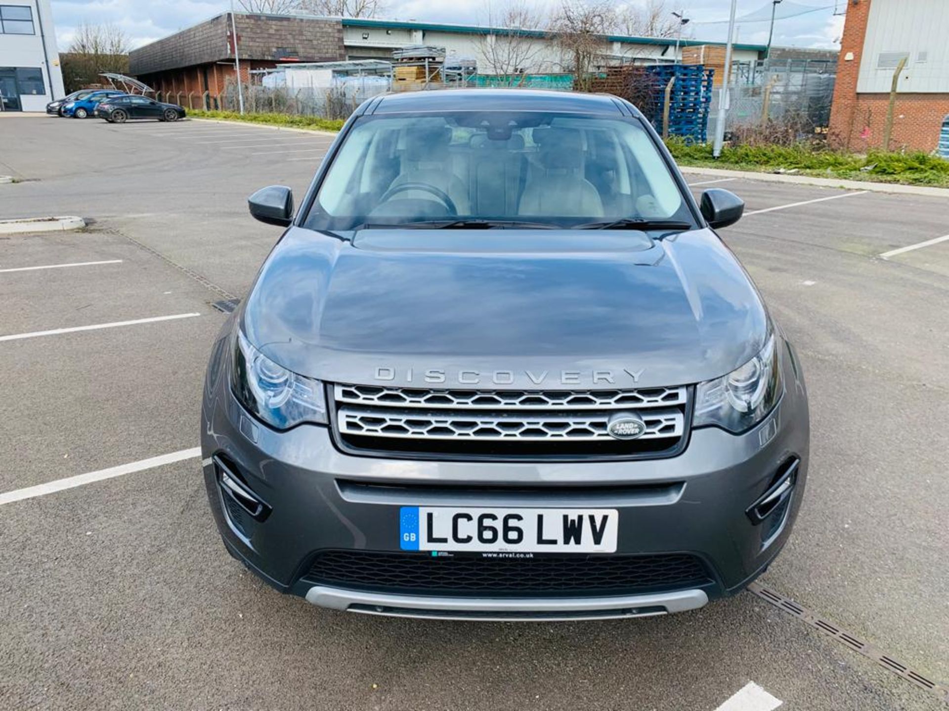 (RESERVE MET) Land Rover Discovery Sport 2.0 TD4 HSE - 2017Reg - 1Owner - Sat Nav - Panoramic Roof - Image 7 of 41