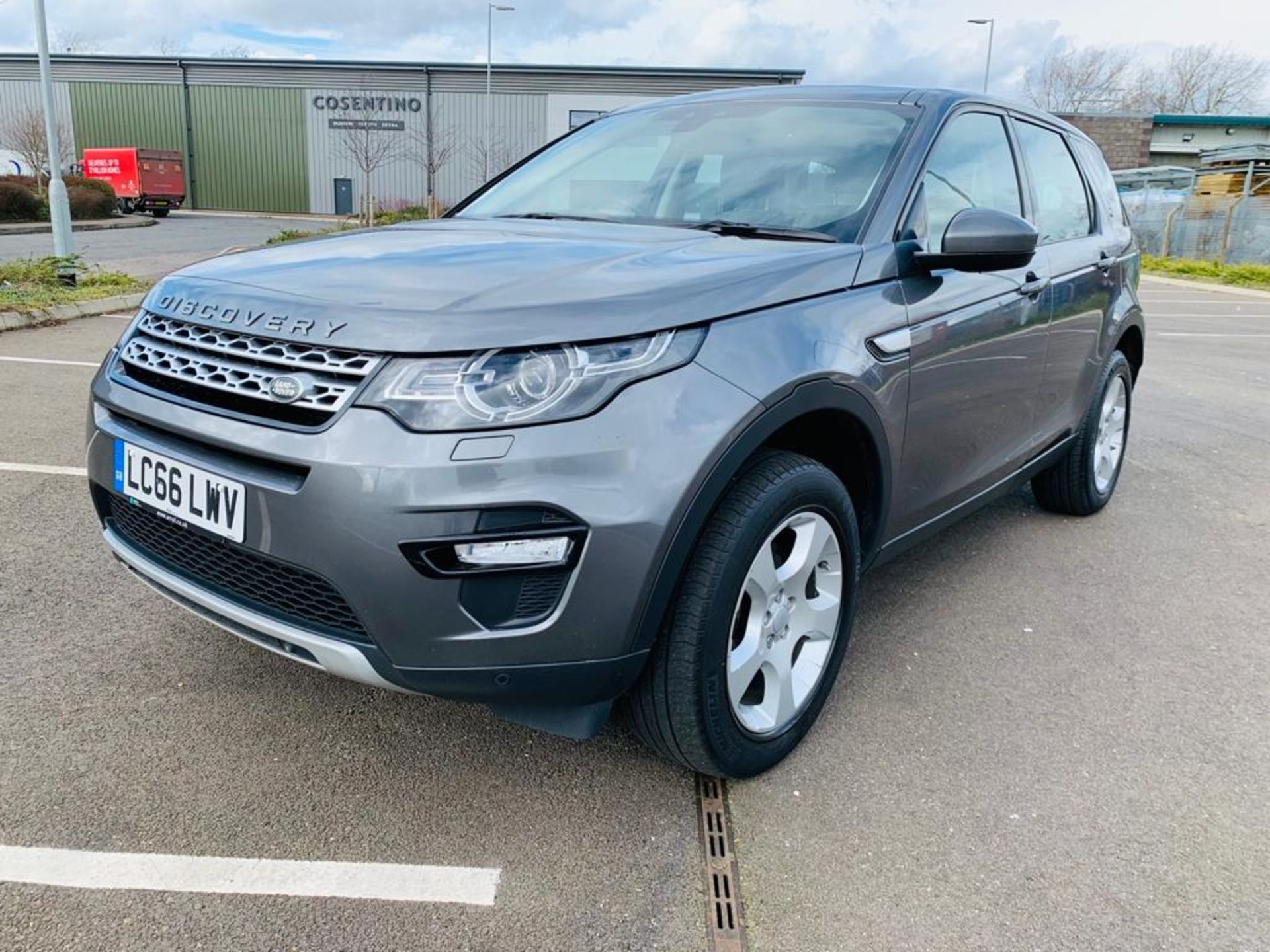 (RESERVE MET) Land Rover Discovery Sport 2.0 TD4 HSE - 2017Reg - 1Owner - Sat Nav - Panoramic Roof - Image 2 of 41